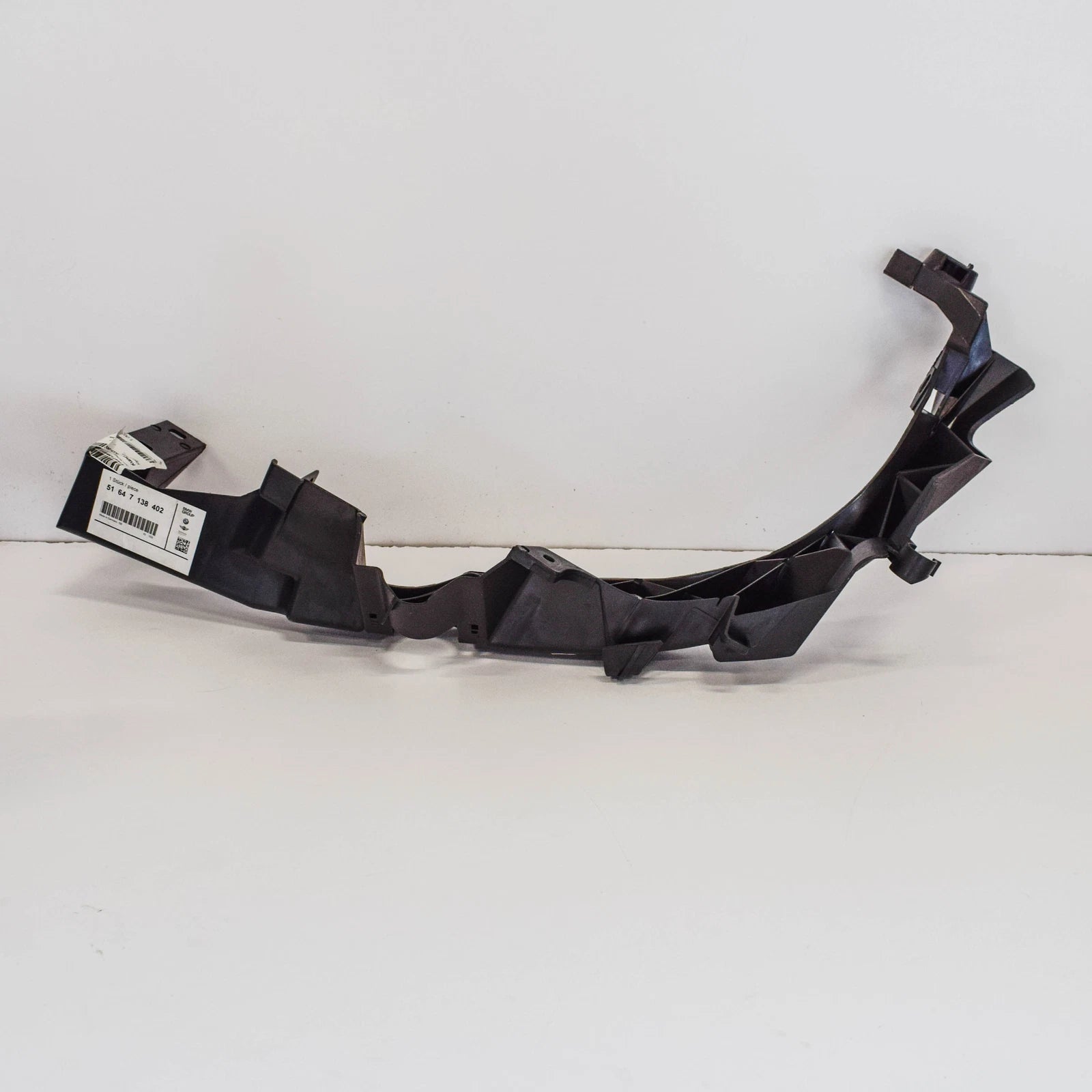 NEW BMW 3 E90 FRONT RIGHT HEADLIGHT BRACKET 51647138402