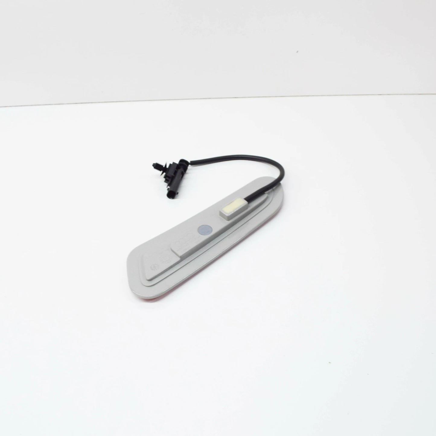 NEW AUDI R8 4S FRONT RIGHT REFLECTOR 4S0945072B 2018