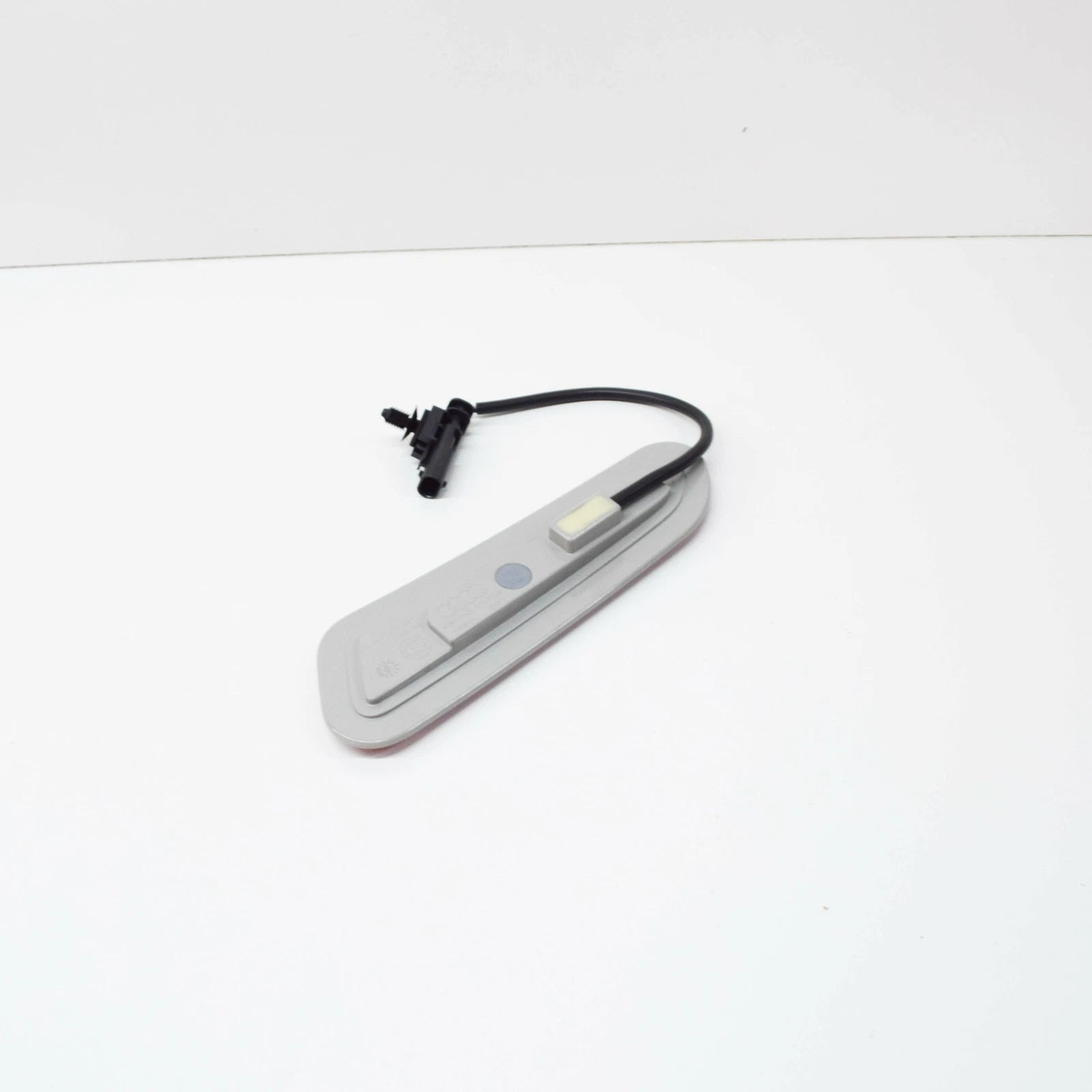 NEW AUDI R8 4S FRONT RIGHT REFLECTOR 4S0945072B 2018