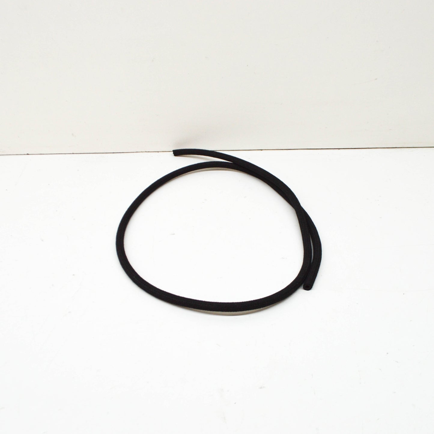 new bmw e38 e39 e46 e53 e60 e61 black vacuum hose 7797129 11747797129 original