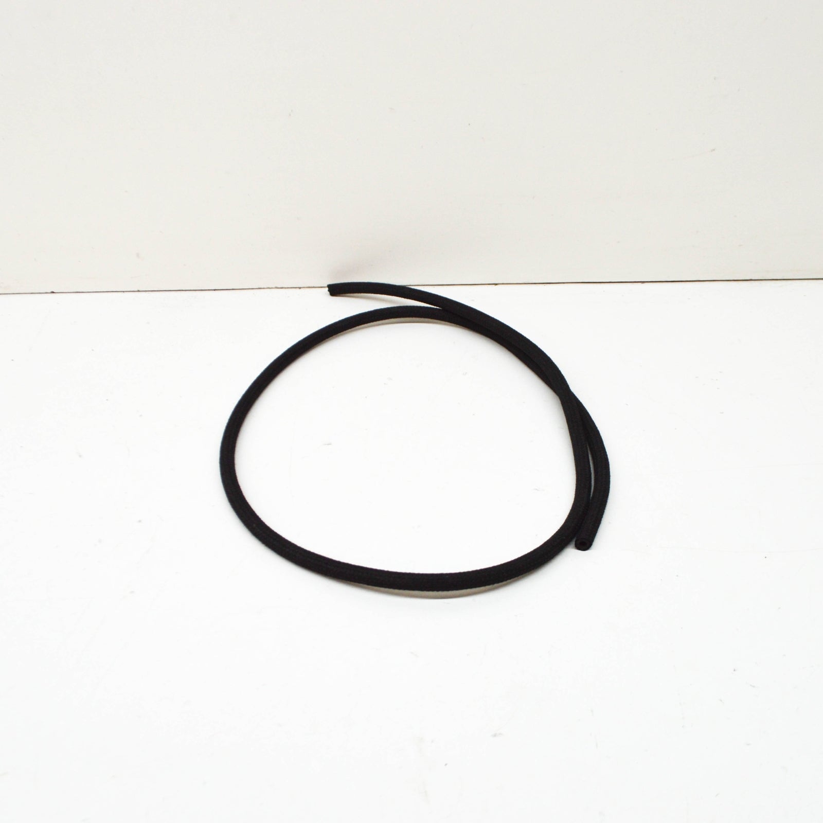 new bmw e38 e39 e46 e53 e60 e61 black vacuum hose 7797129 11747797129 original