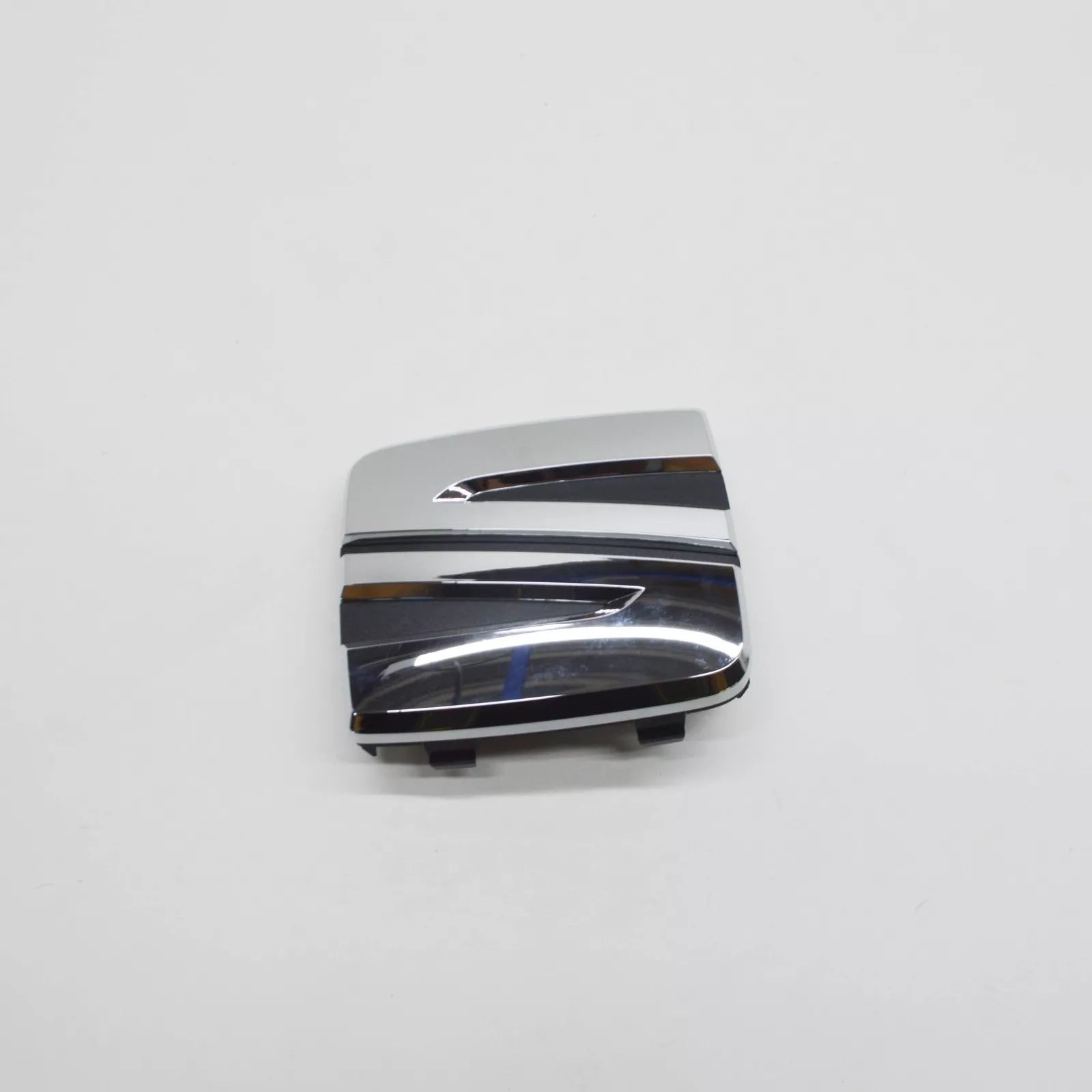 NEW SEAT LEON 5F CAR MANUFACTURER'S DADGE 5F0853679A2ZZ 5F0853679A 2013 ORIGINAL