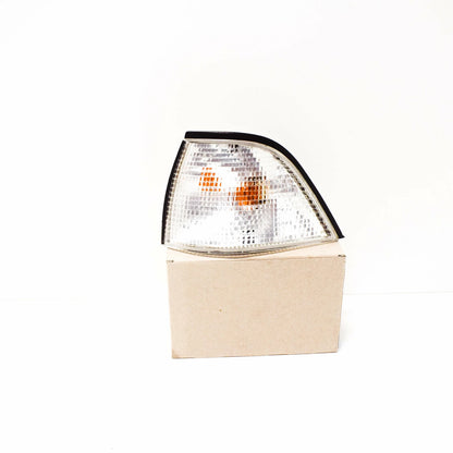 NEW BMW 3 SERIES E36 FRONT LEFT LIGHT WHITE TURN INDICATOR 82199403093