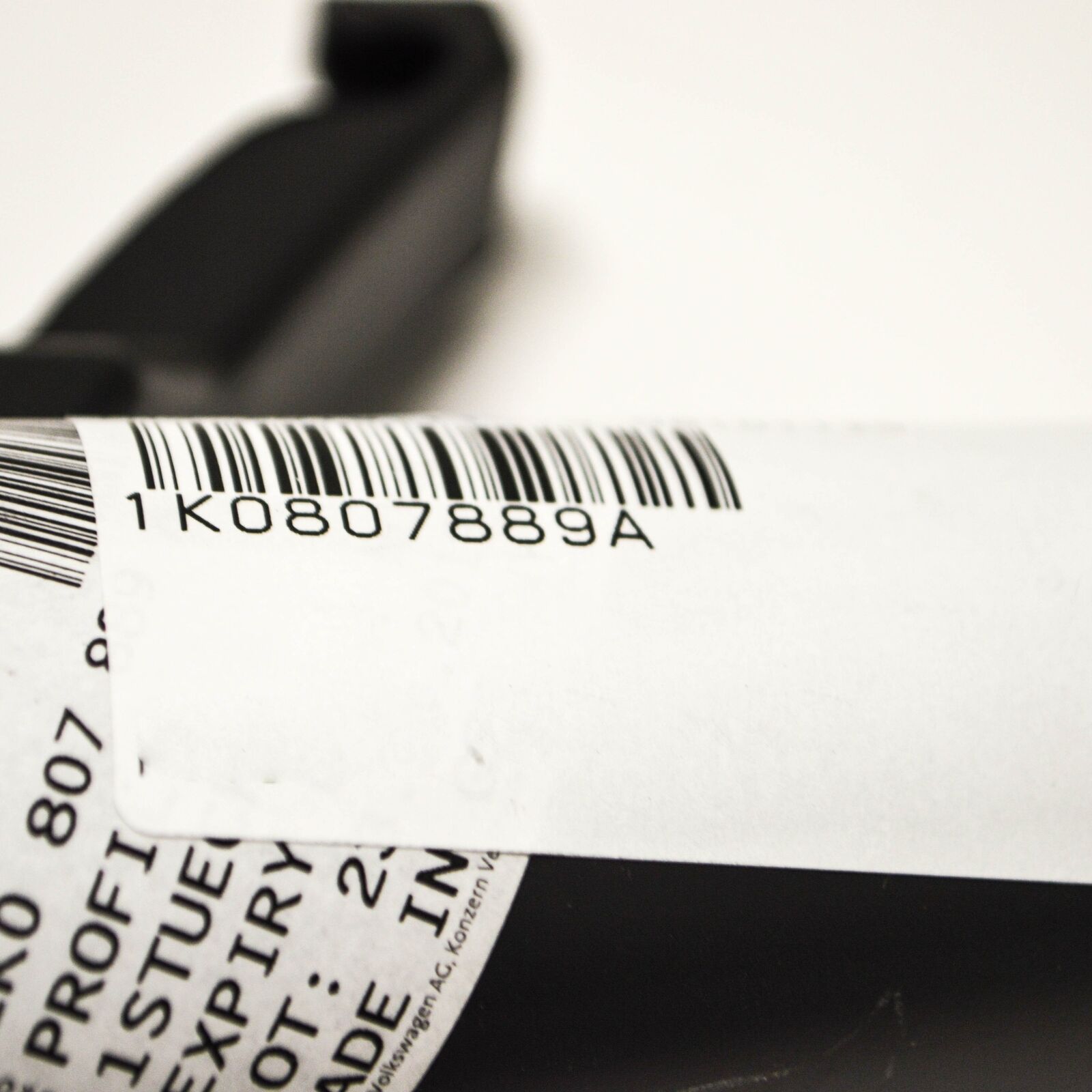 NEW VW GOLF MK5 FRONT BUMPER LEFT BRACKET 1K0807889A ORIGINAL