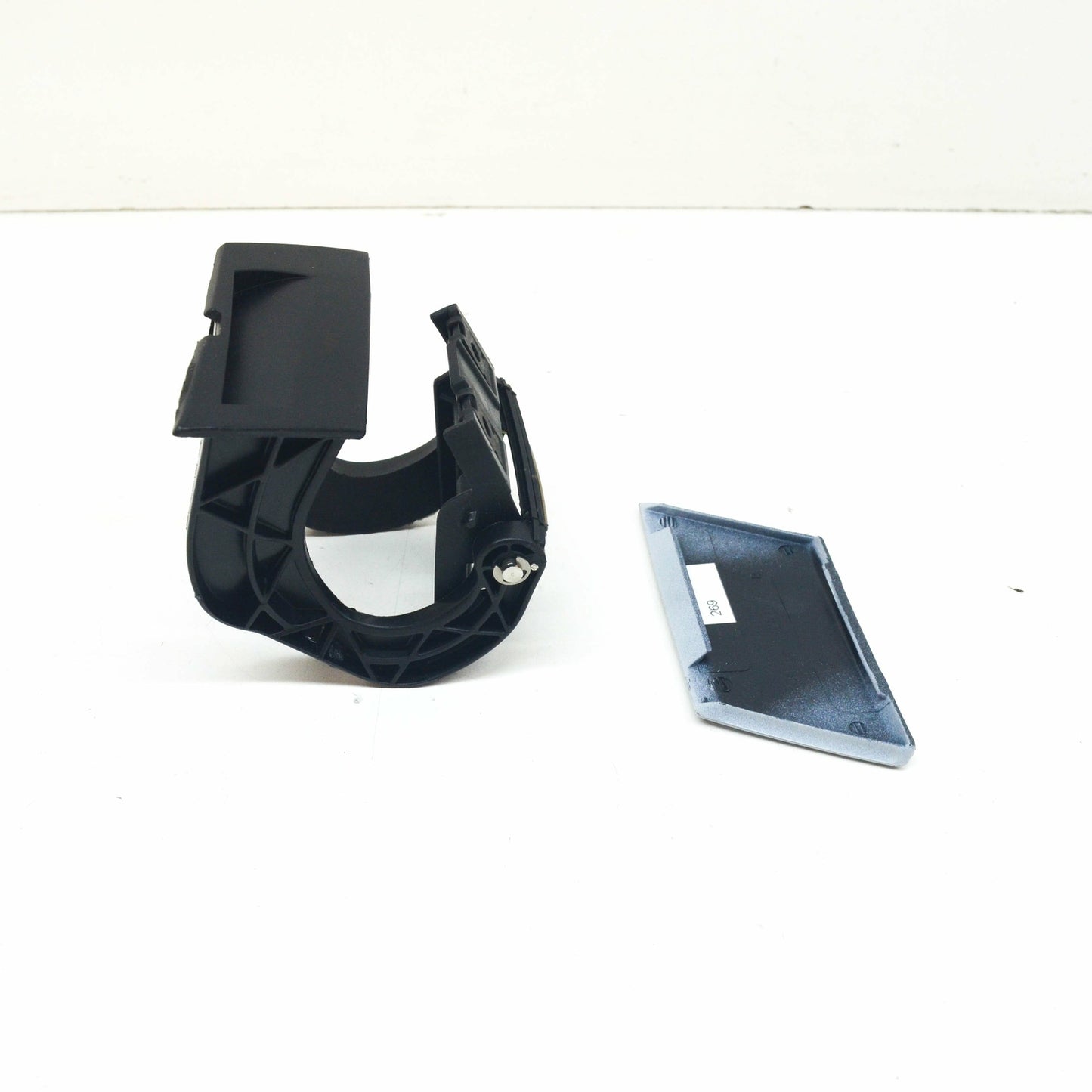 NEW VW PHAETON MK3 FRONT RIGHT HEADLIGHT WASHER COVER CAP 3D0807928BGRU ORIGINAL