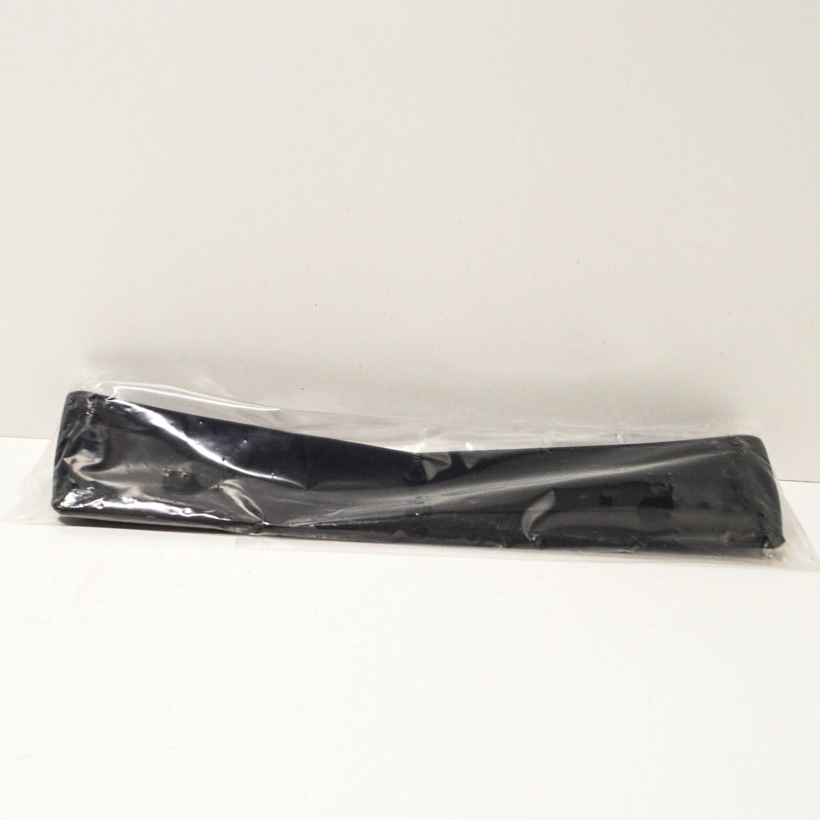 NEW MERCEDES-BENZ E-CLASS COUPE C207 FRONT LICENSE PLATE HOLDER A2078851181