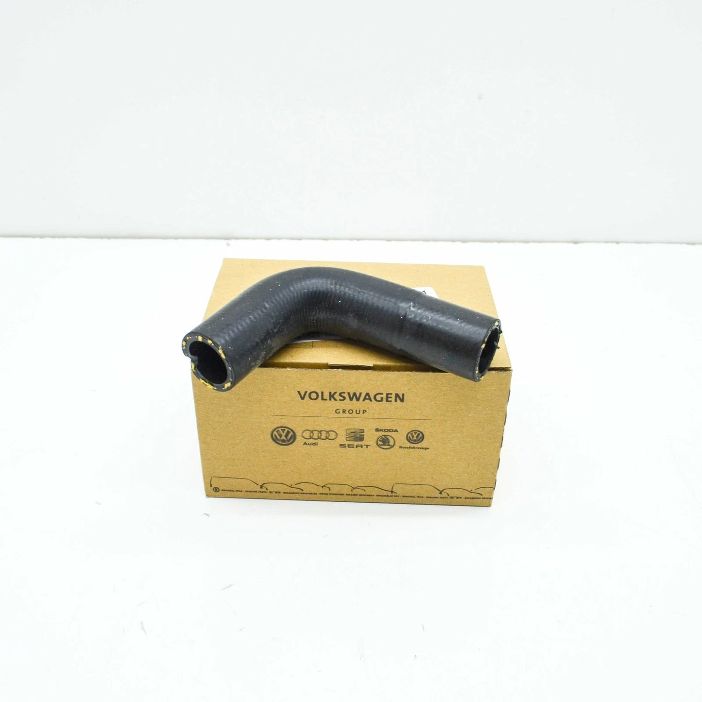 NEW AUDI RS5 CABRIO 8F ENGINE COOLING HOSE 8F0121049 ORIGINAL