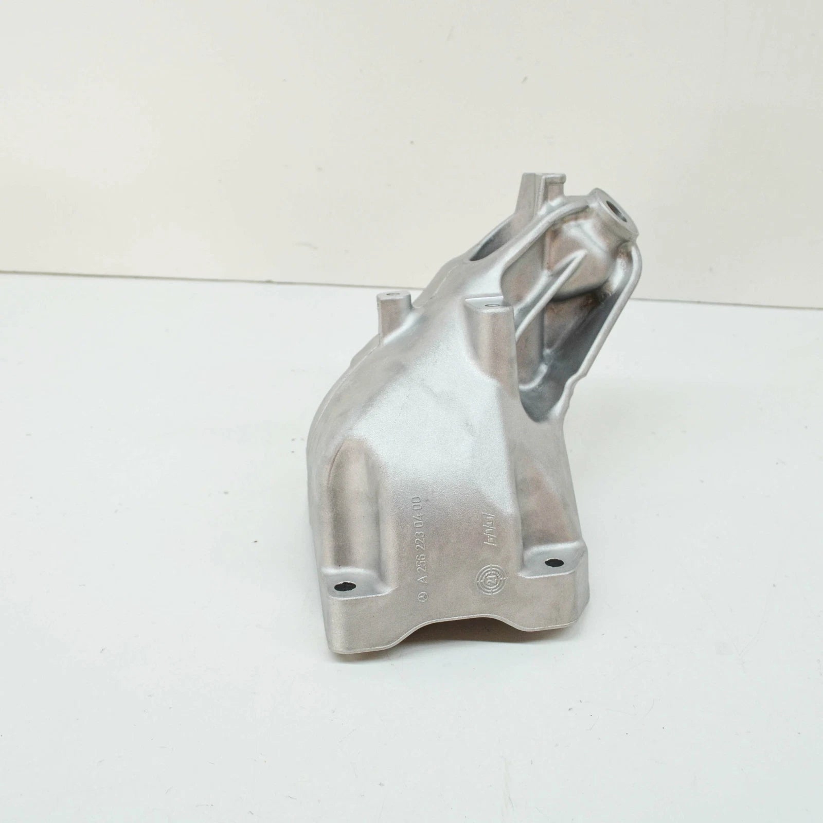 NEW MERCEDES-BENZ S W222 RIGHT ENGINE MOUNT A2562230400 ORIGINAL