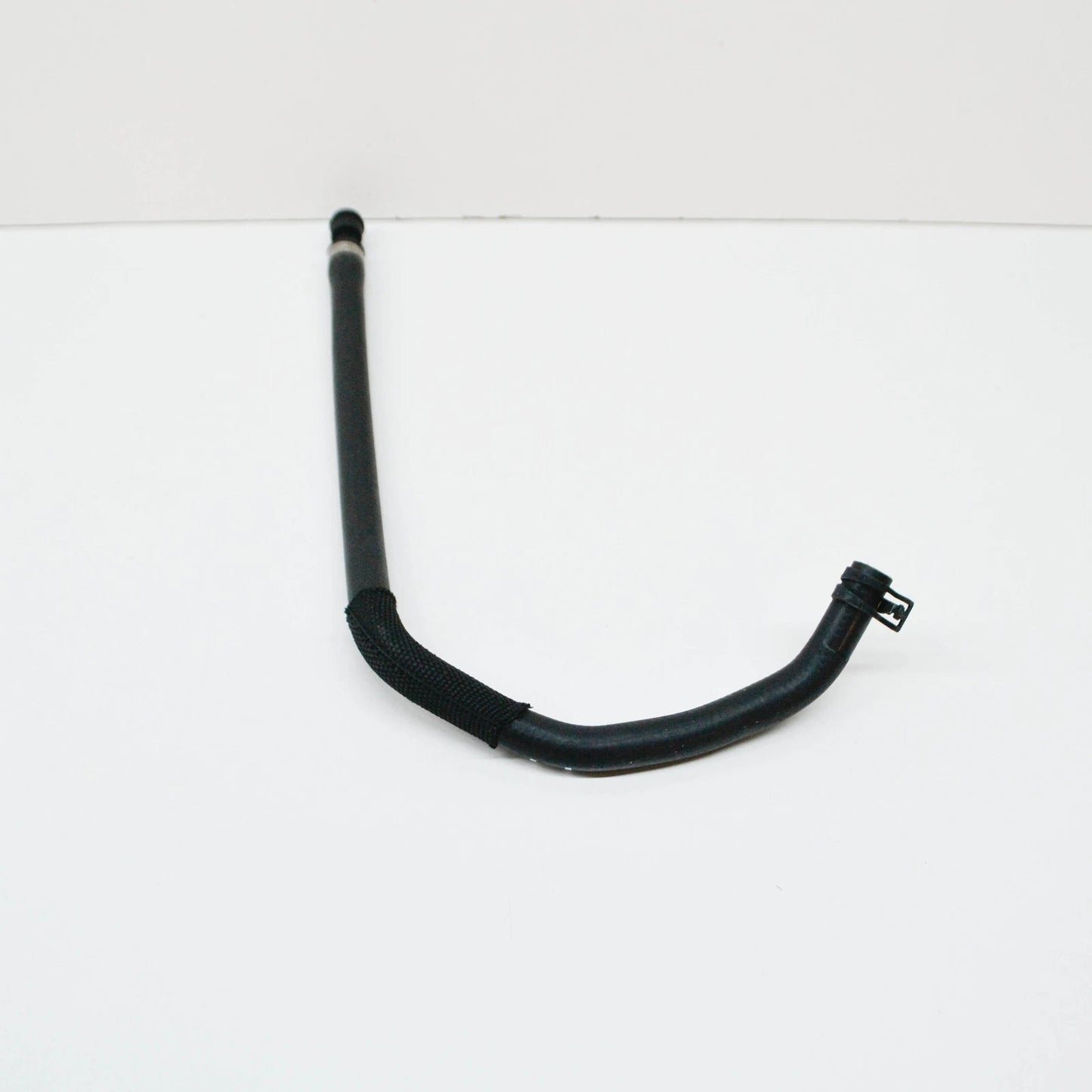 NEW MB C W205 COOLER TO CONNECTING POINT BLEED LINE A6262030017 ORIGINAL