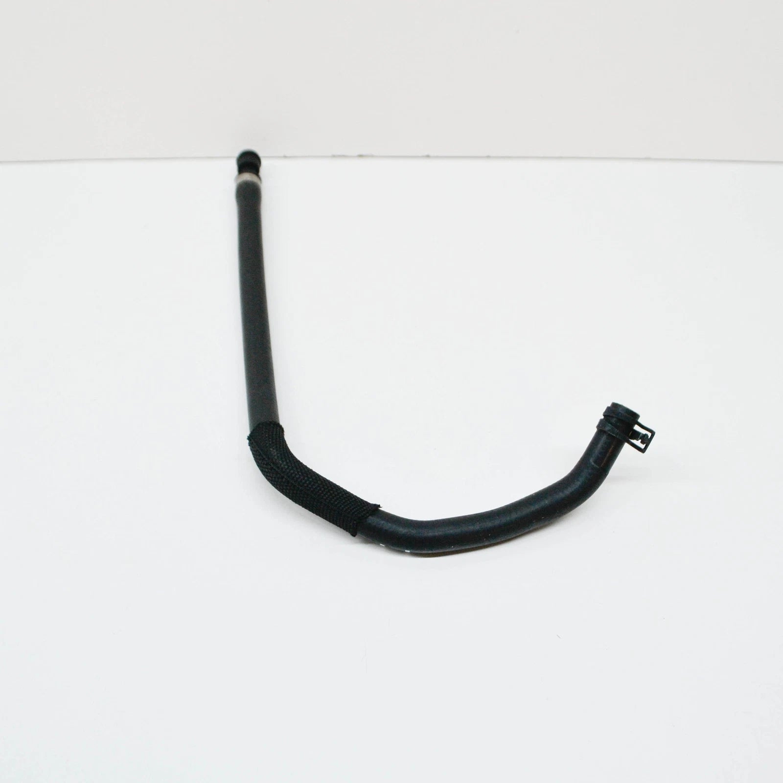 NEW MB C W205 COOLER TO CONNECTING POINT BLEED LINE A6262030017 ORIGINAL