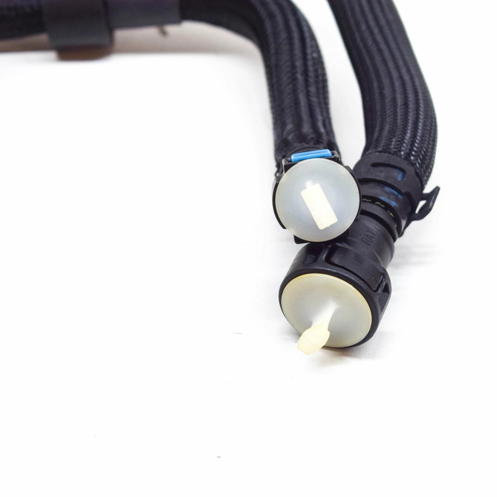 NEW BMW 7 G11 G12 ENGINE COMPARTMENT FUEL LINE 13538575785 ORIGINAL