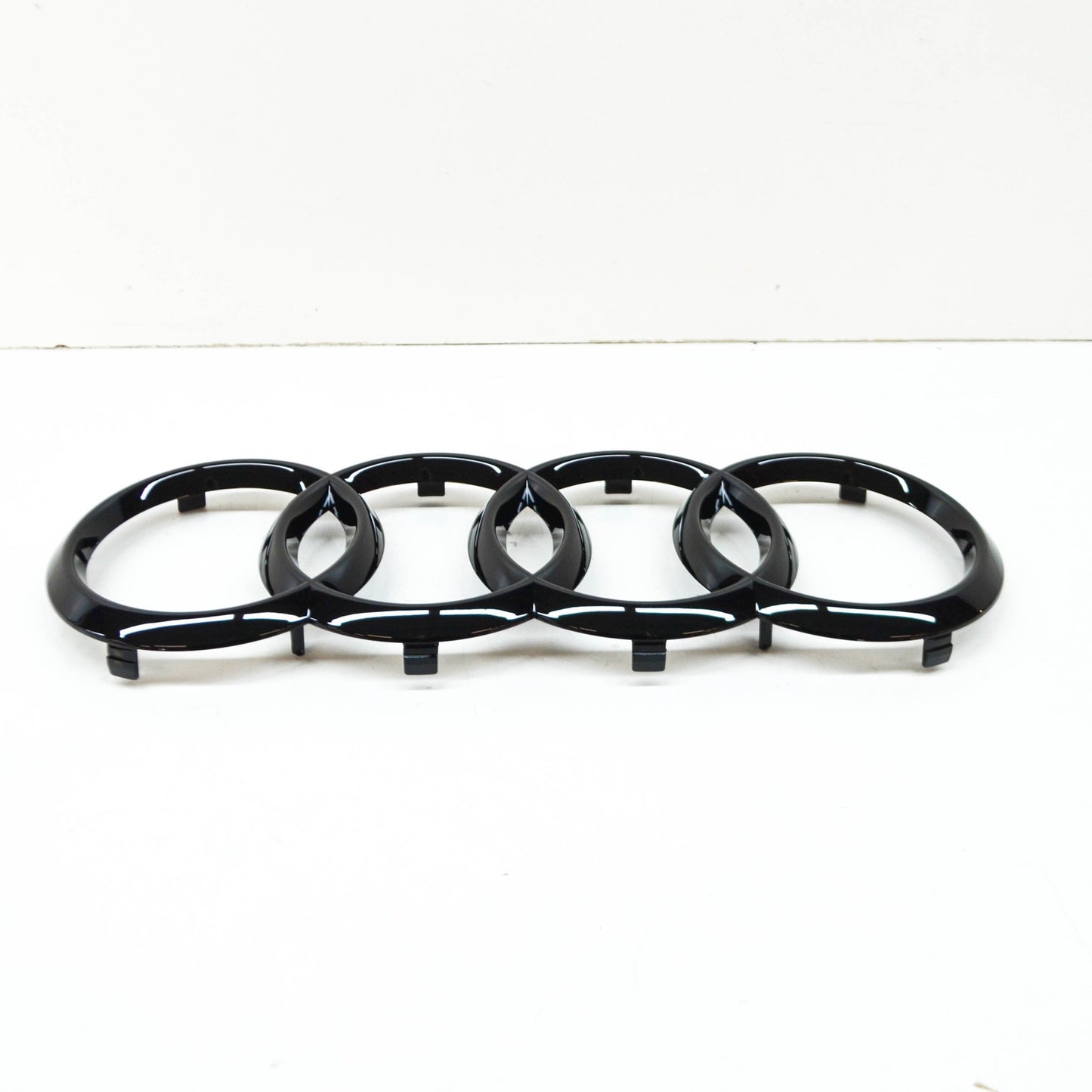 NEW AUDI Q7 4M FRONT BUMPER RADIATOR GRILLE BADGE LOGO 4M0853605T94 ORIGINAL