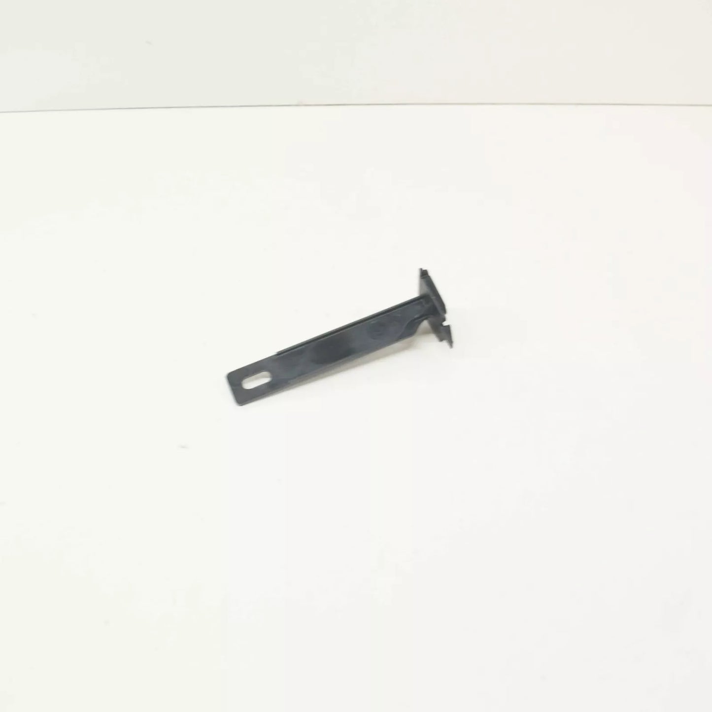 NEW MERCEDES-BENZ E W211 REAR BUMPER BOTTOM BRACKET A2118851314 ORIGINAL