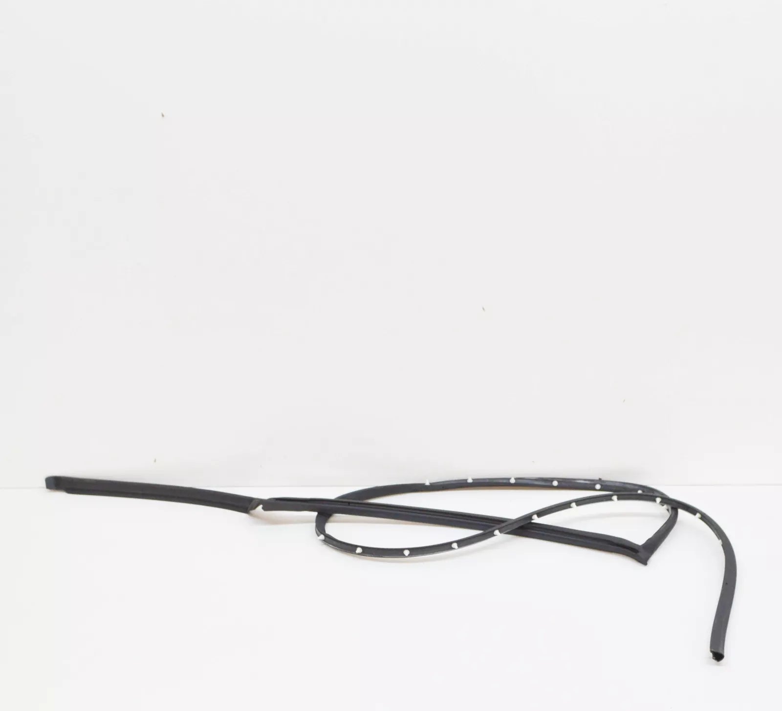 NEW AUDI Q7 4L REAR RIGHT DOOR SEALING RUBBER ON BODY 4L0839120D