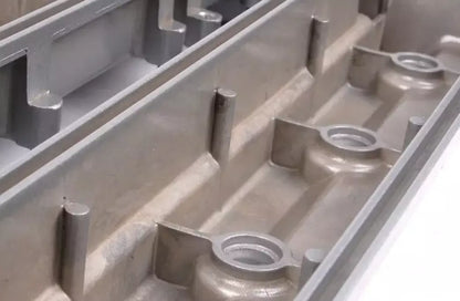 NEW BMW X5 E53 RIGHT VALVE COVER 11121703172 1703172 ORIGINAL