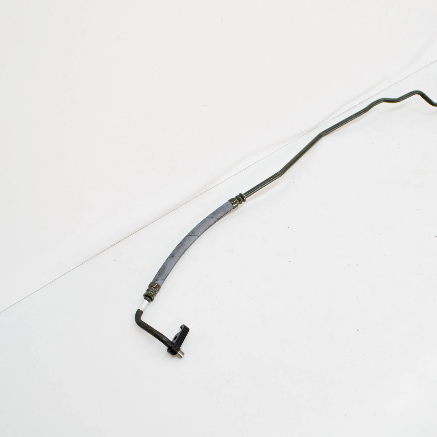 NEW BMW 7 E38 OIL COOLING PIPE OUTLET 17221745737 1745737 ORIGINAL