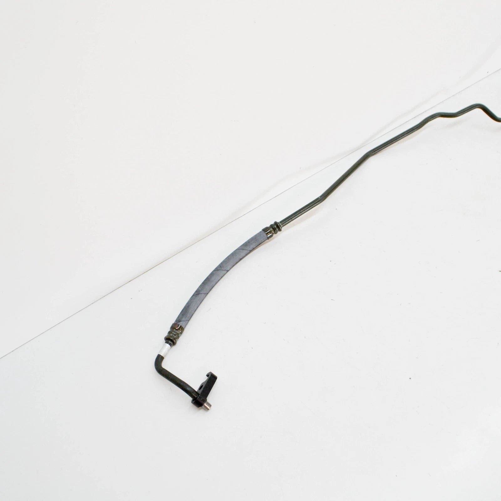 NEW BMW 7 E38 OIL COOLING PIPE OUTLET 17221745737 1745737 ORIGINAL