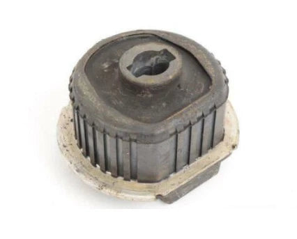 NEW MERCEDES-BENZ CLK C209 REAR SUBFRAME RUBBER BUSHING A2033510942 ORIGINAL