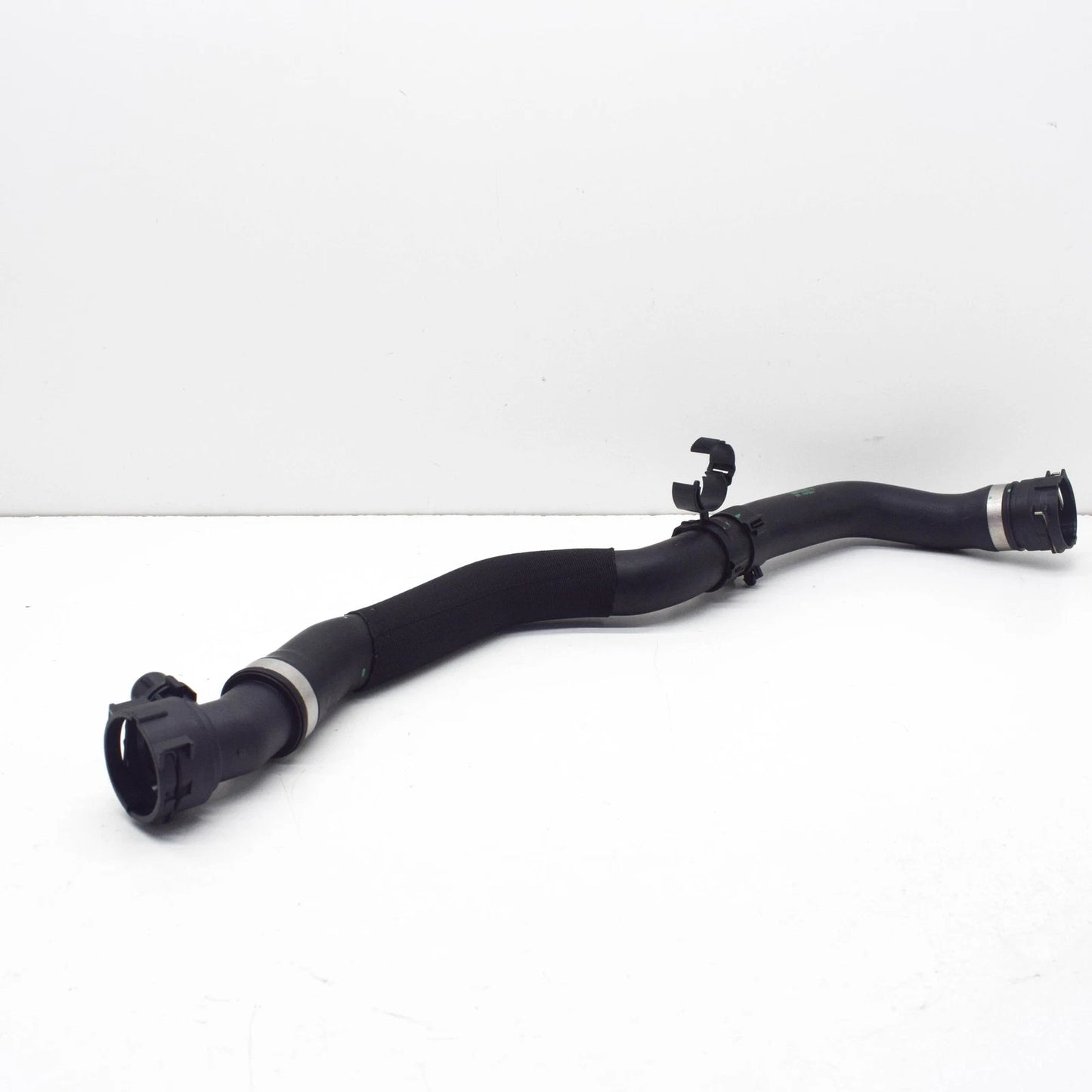 NEW BMW X3 G01 RIGHT WATER RADIATOR HOSE 17127535560 ORIGINAL
