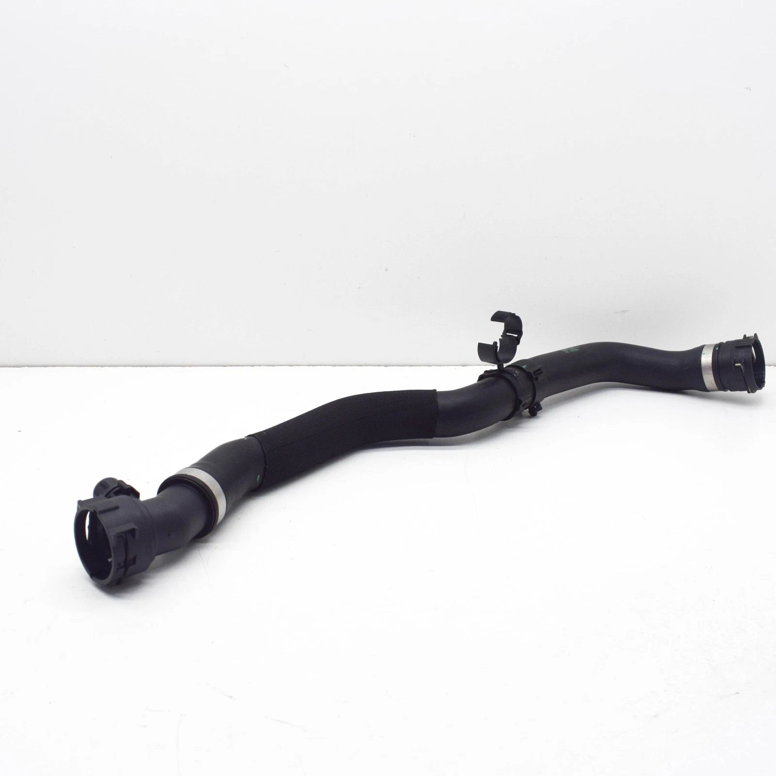 NEW BMW X3 G01 RIGHT WATER RADIATOR HOSE 17127535560 ORIGINAL