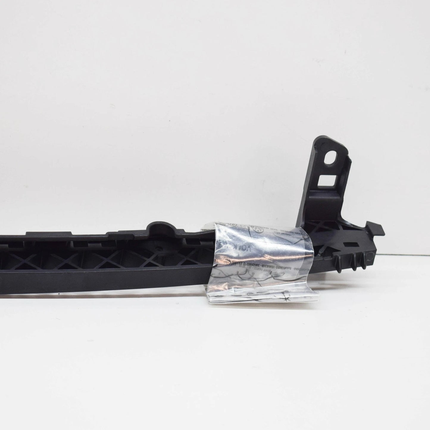 NEW VW PASSAT B8 FRONT RADIATOR CENTER UPPER BRACKET HOLDER 5GM805705A ORIGINAL