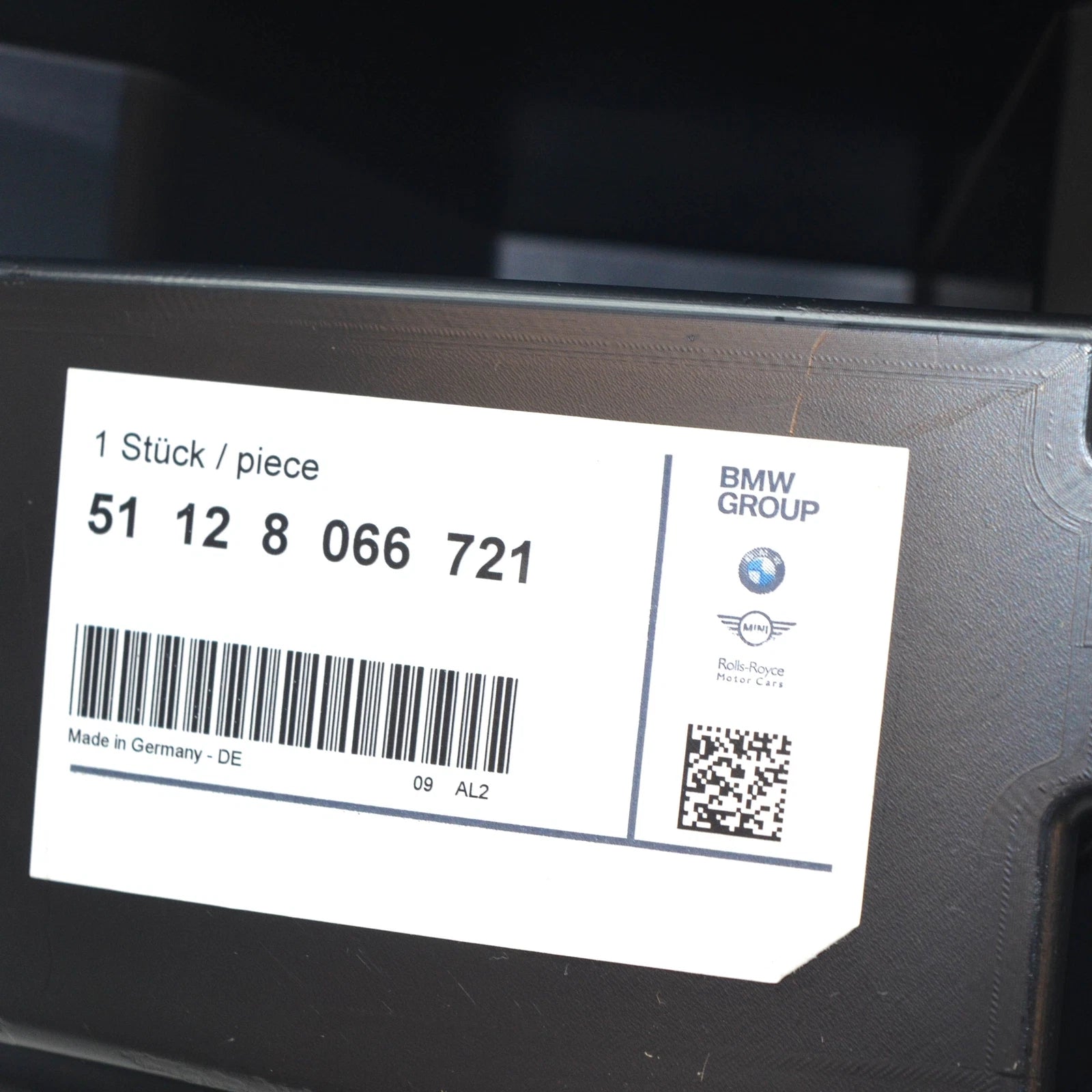 NEW BMW 5 G30 M REAR LEFT BUMPER BRACKET GUIDE 51128066721 ORIGINAL