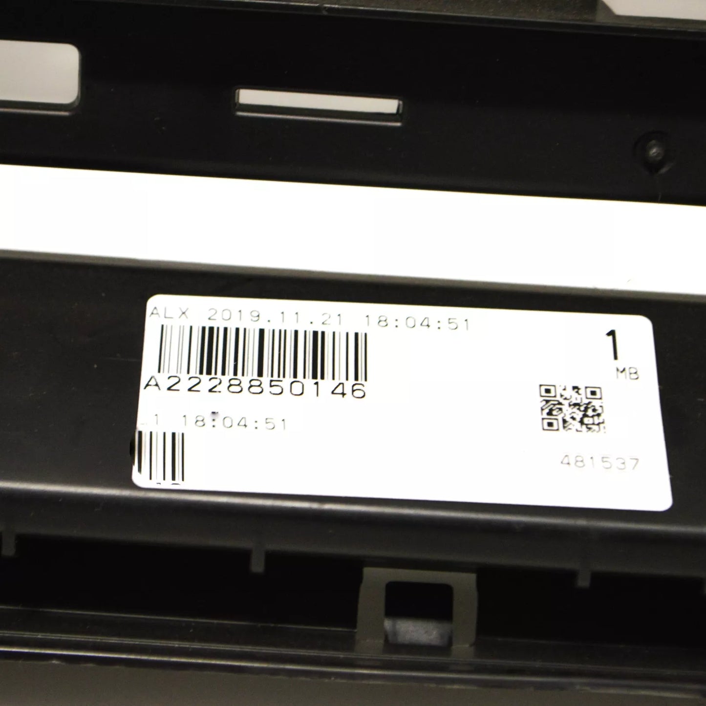 NEW MERCEDES-BENZ S-CLASS W222 REAR BUMPER MIDDLE BRACKET A2228850146 ORIGINAL