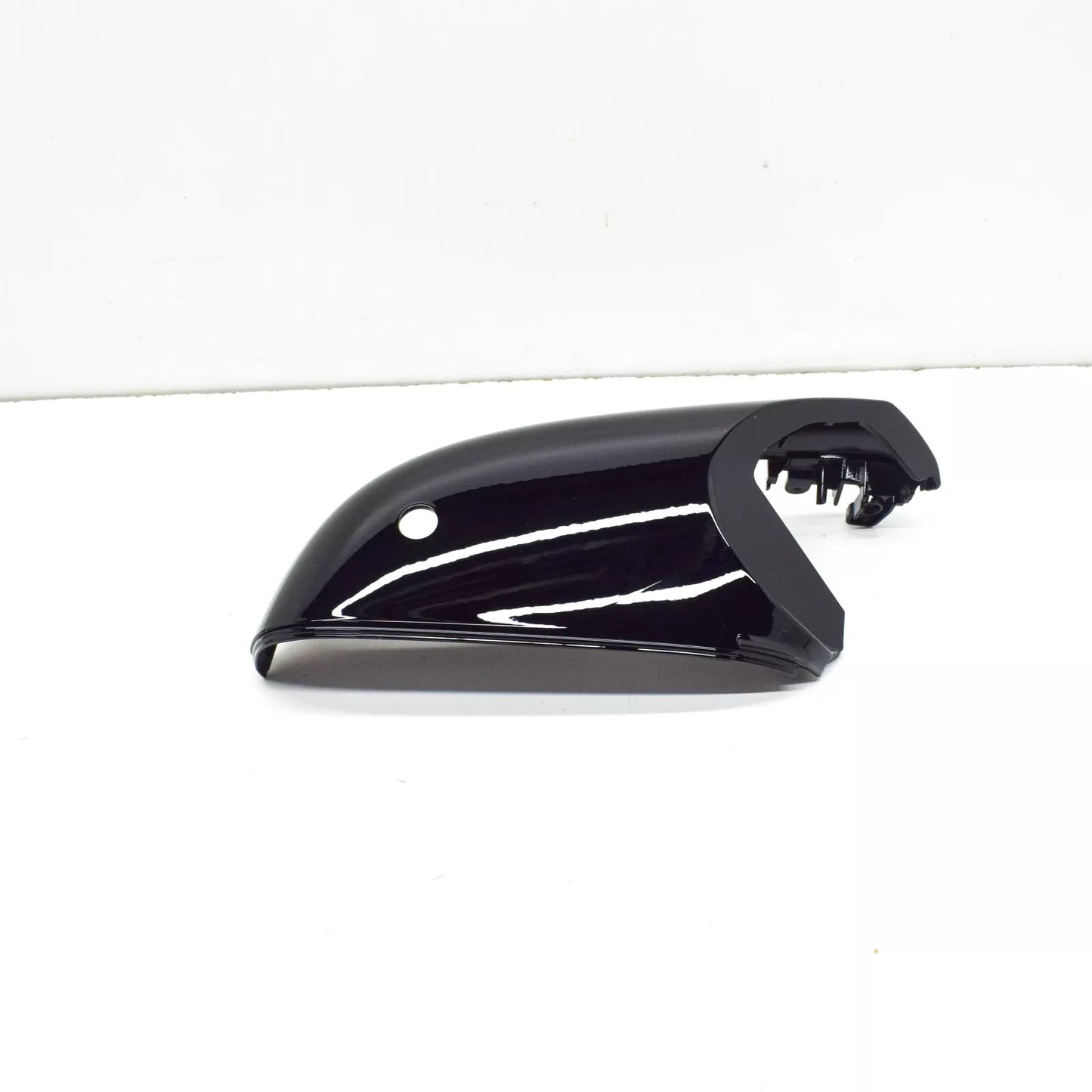 NEW BMW F40 FRONT RIGHT LOWER MIRROR HOUSING SECTION 51169879140 9879140