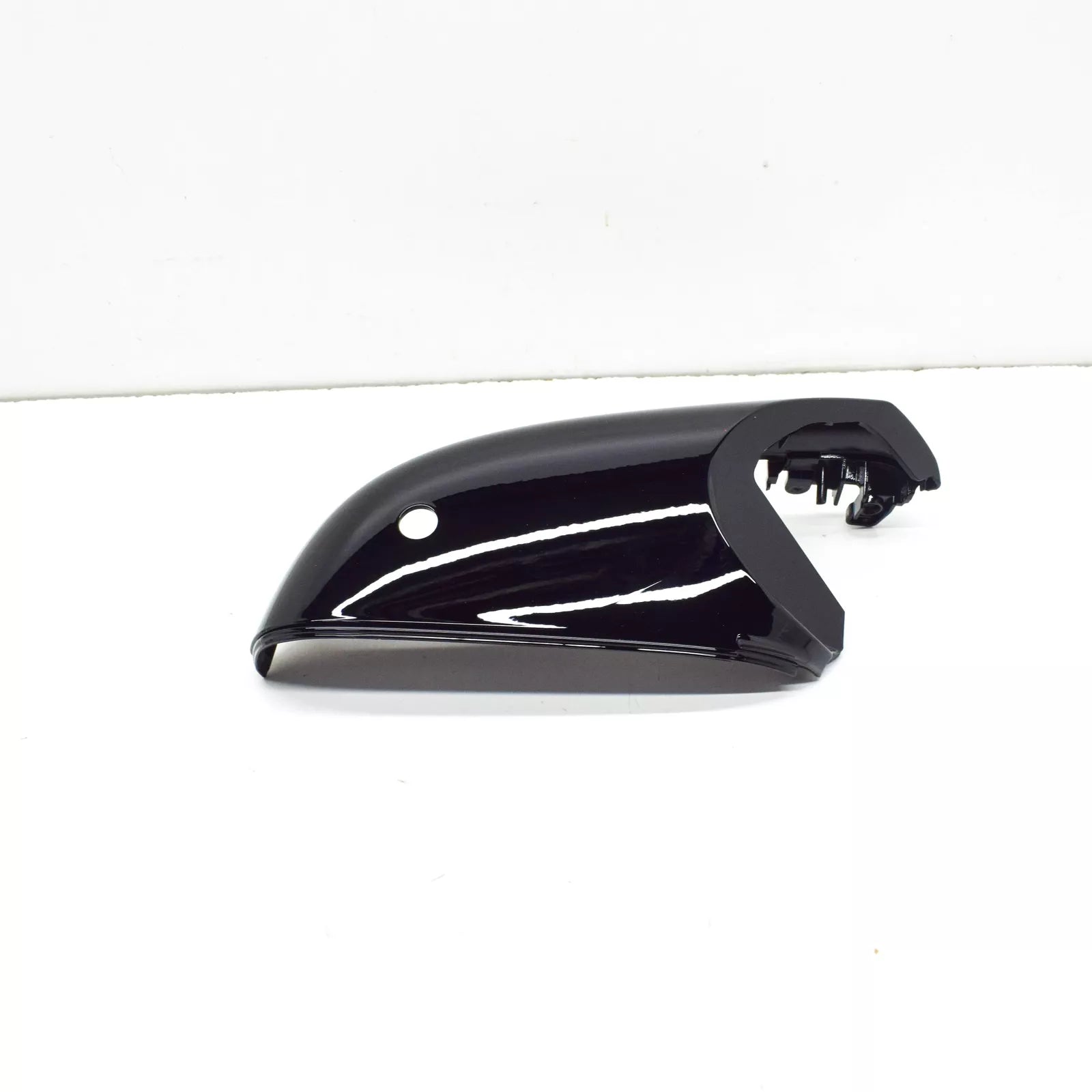 NEW BMW F40 FRONT RIGHT LOWER MIRROR HOUSING SECTION 51169879140 9879140