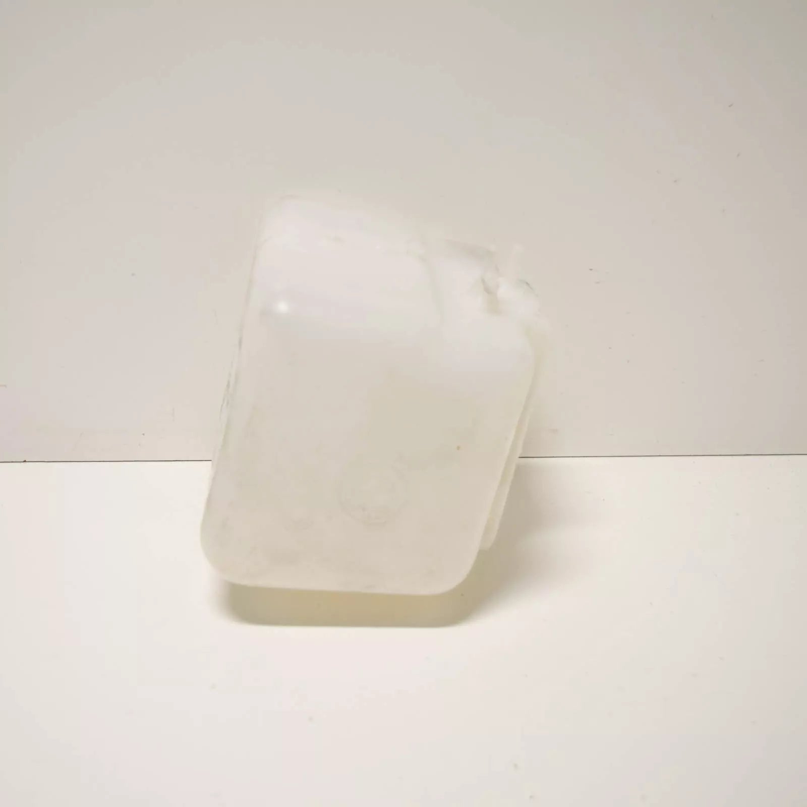 NEW BMW 6 E24 WINDSHIELD CLEANING FLUID CONTAINER 61661363150 ORIGINAL