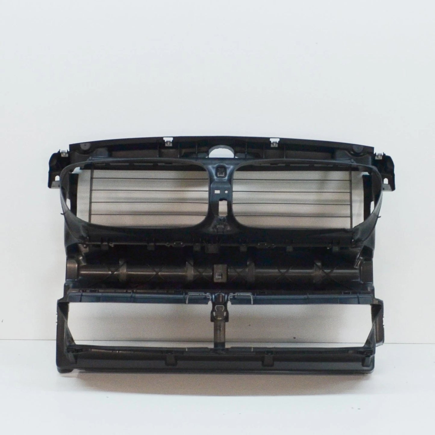 NEW BMW 5 F10 RADIATOR CORE AIR DUCT 51647332892 ORIGINAL