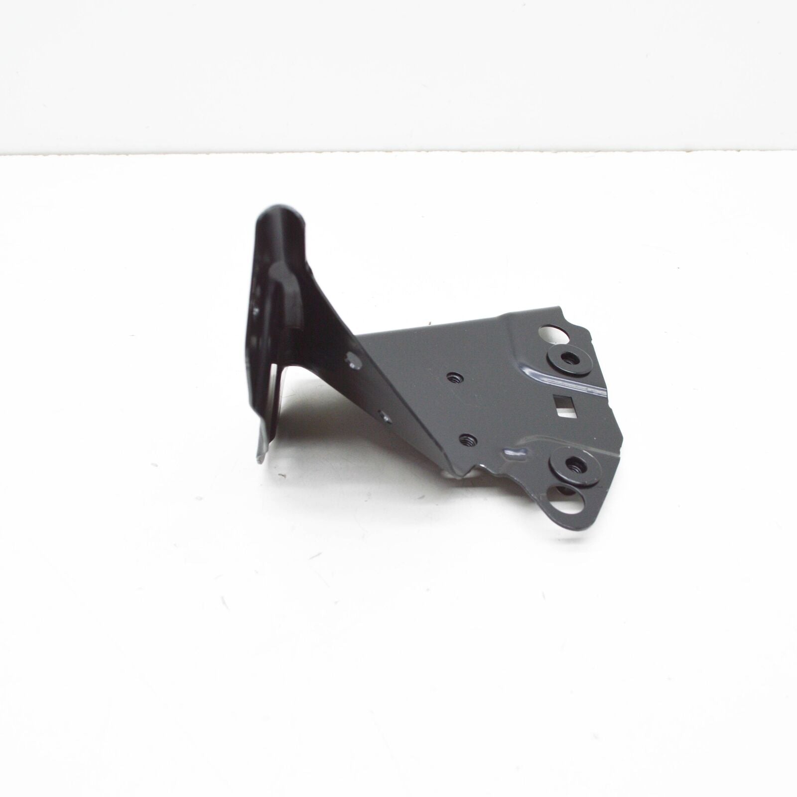 NEW VOLKSWAGEN TIGUAN AD FRONT RIGHT FENDER HOLDER BRACKET 5NA821142B ORIGINAL