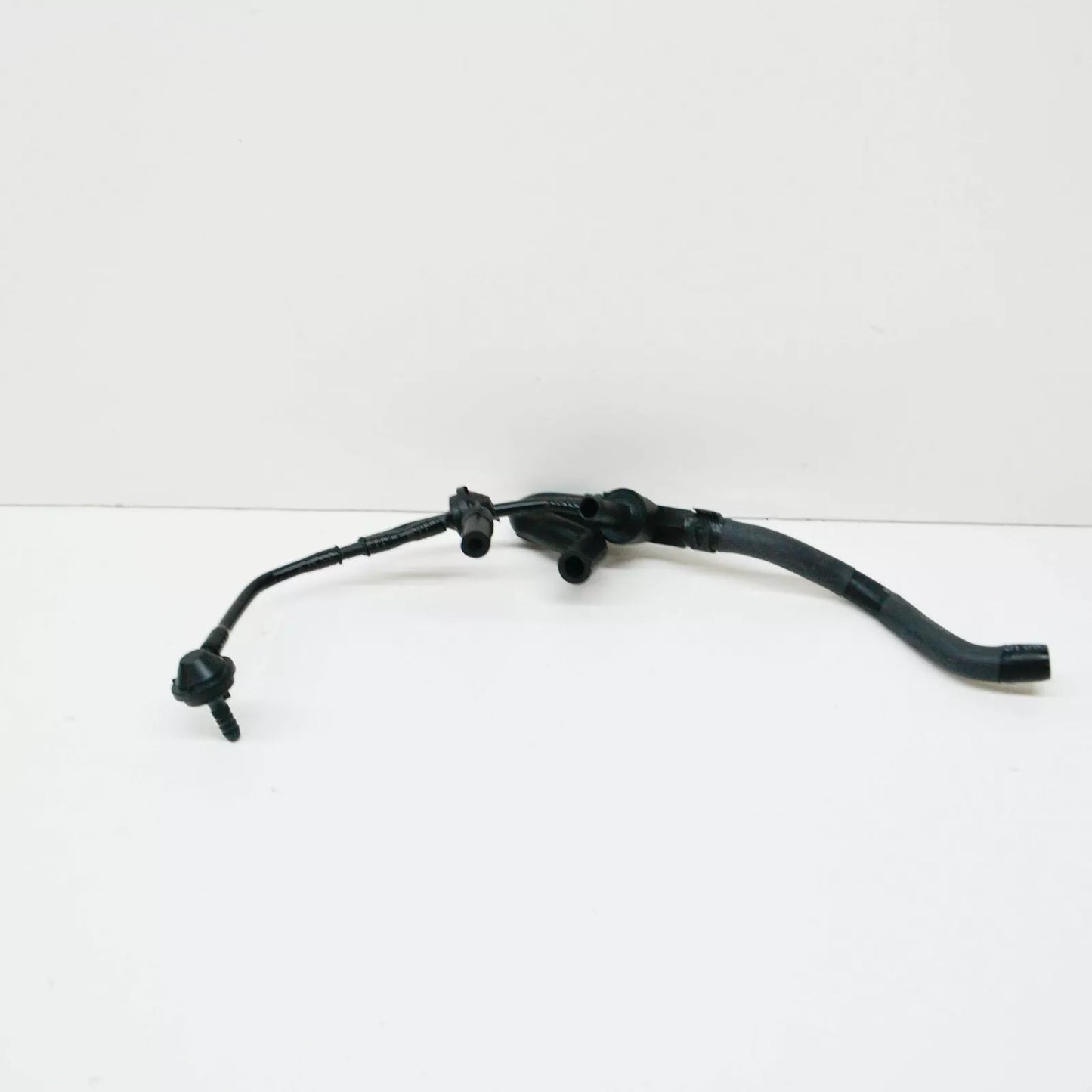 NEW AUDI A4 B7 VACUUM PIPE WITH SUCTION JET PUMP 06B133751AT