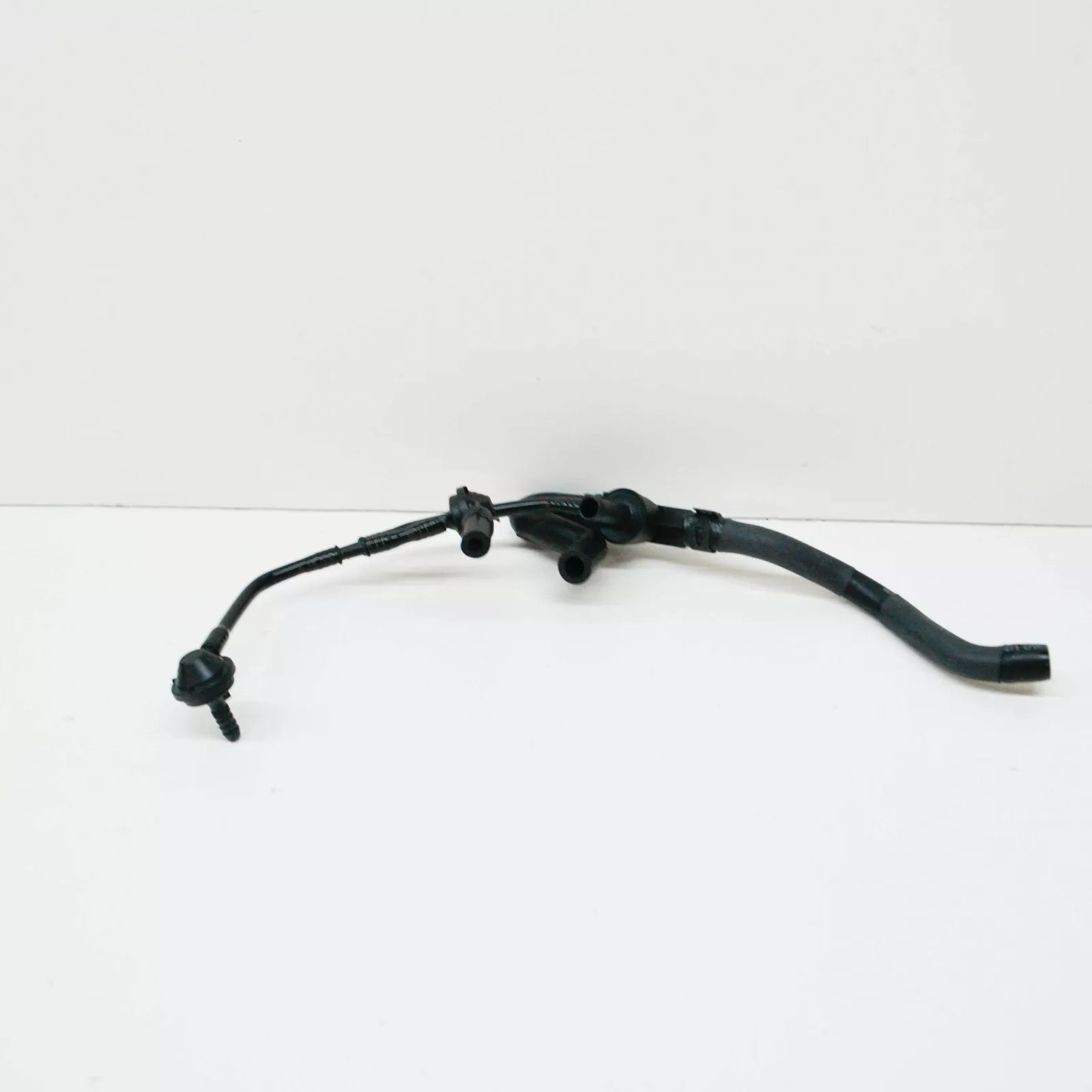 NEW AUDI A4 B7 VACUUM PIPE WITH SUCTION JET PUMP 06B133751AT