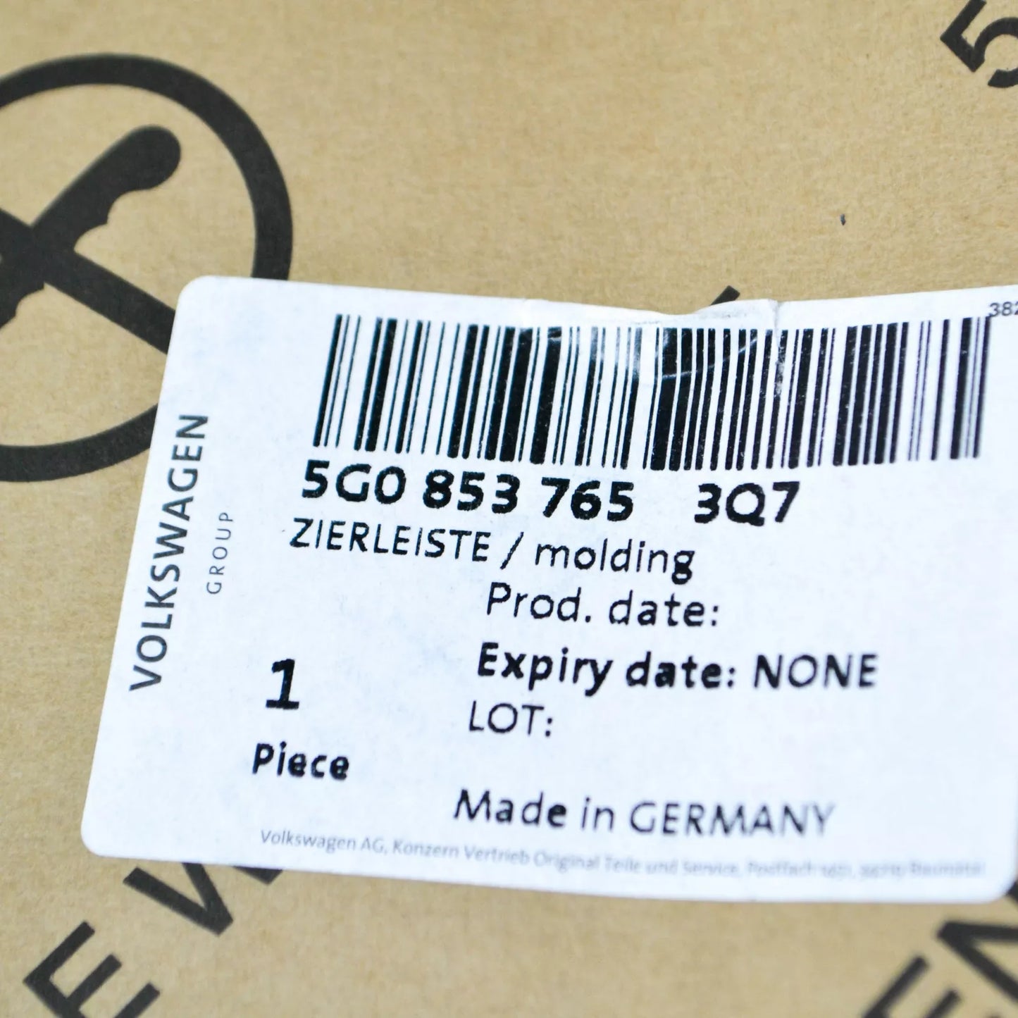 NEW VW GOLF MK7 5G FRONT BUMPER CENTER LOWER MOLDING TRIM 5G08537653Q7