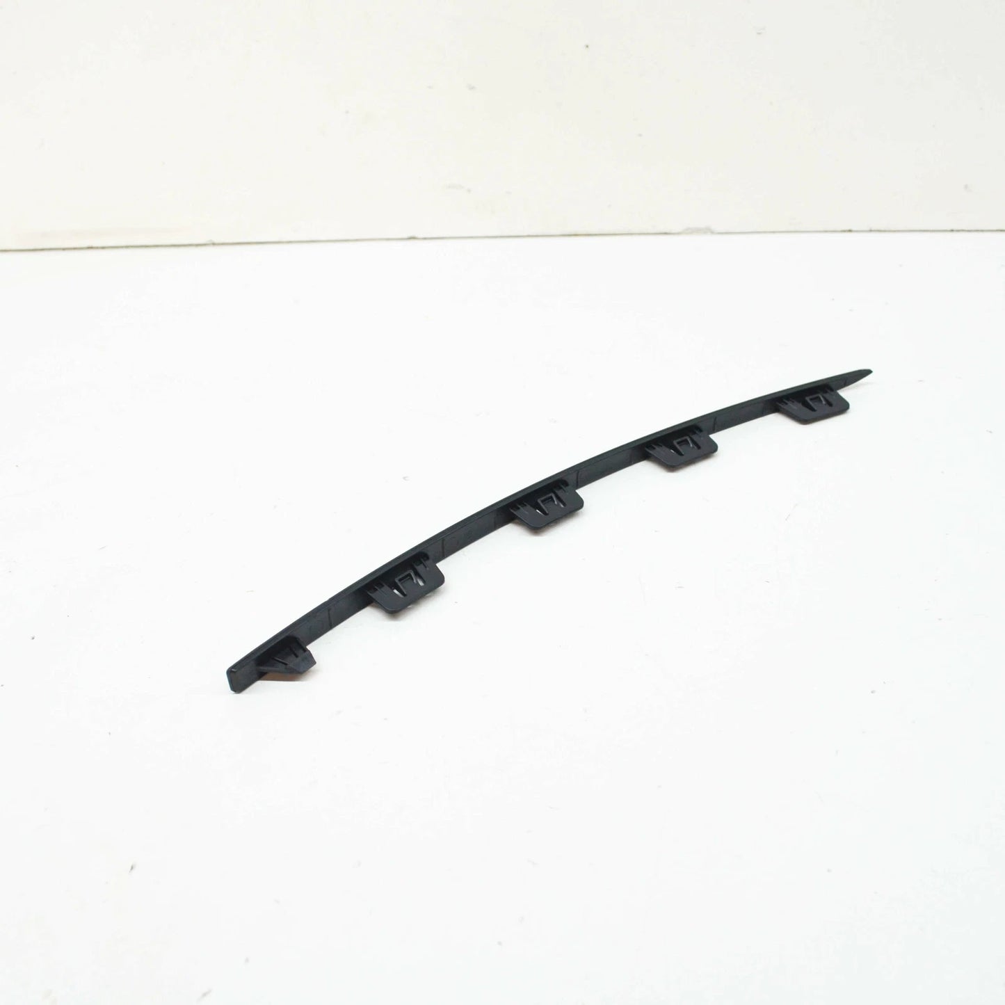 NEW MB B SPORTS TOURER W247 FRONT BUMPER RIGHT BOTTOM STRIP A2478857402 ORIGINAL