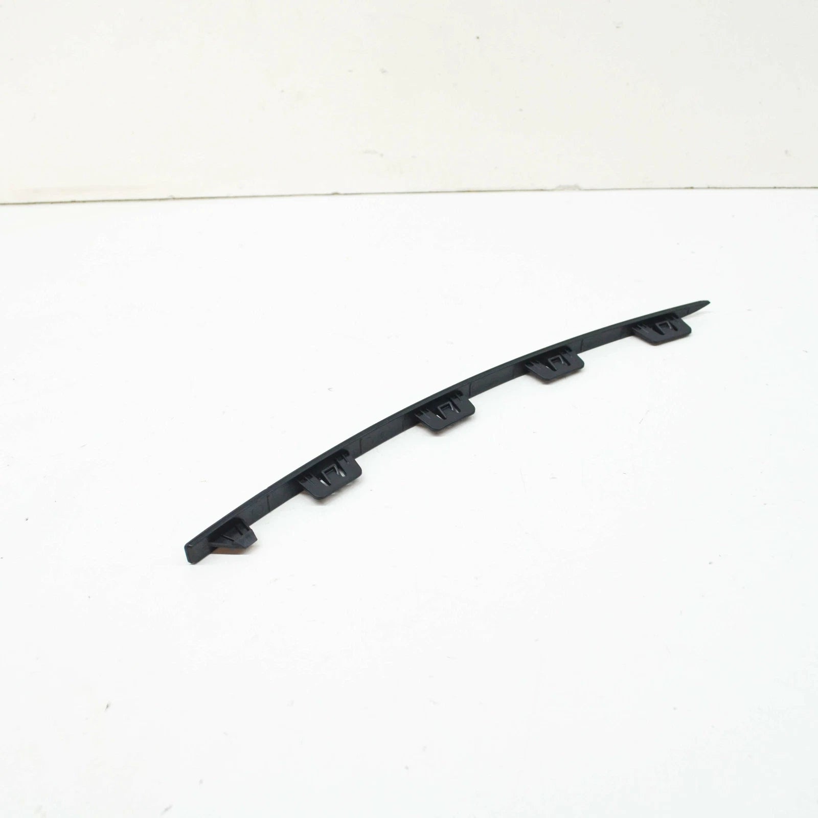 NEW MB B SPORTS TOURER W247 FRONT BUMPER RIGHT BOTTOM STRIP A2478857402 ORIGINAL