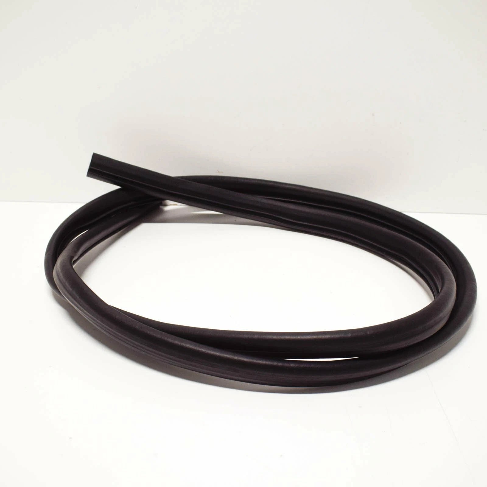 NEW MERCEDES-BENZ CL C216 FRONT HOOD SEAL A2216280598