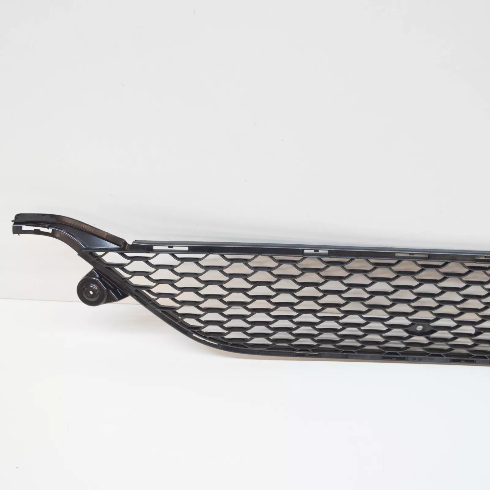 NEW MERCEDES-BENZ CLS C257 FRONT LOWER BUMPER GRILLE A2578856901 ORIGINAL