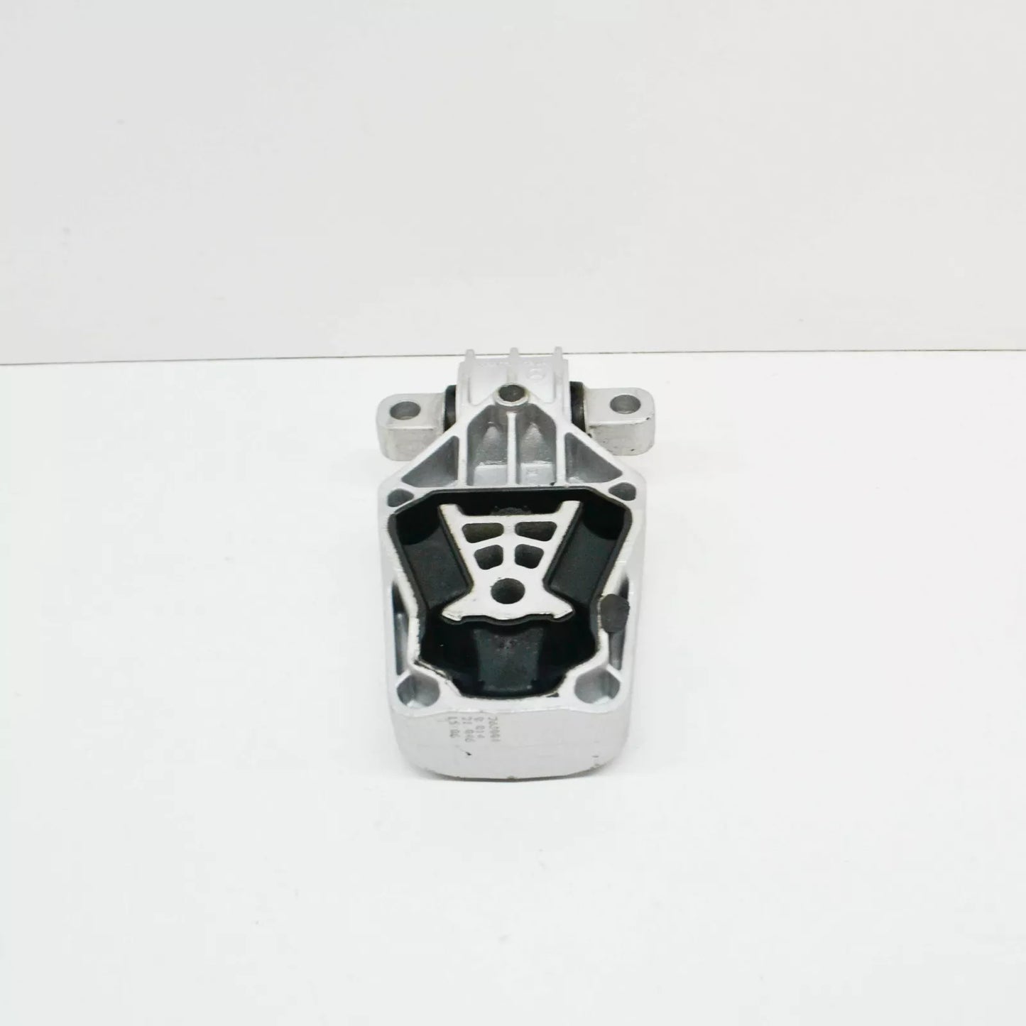 NEW MERCEDES-BENZ CLA C117 ENGINE REAR PENDULAR SUPPORT A2462401209