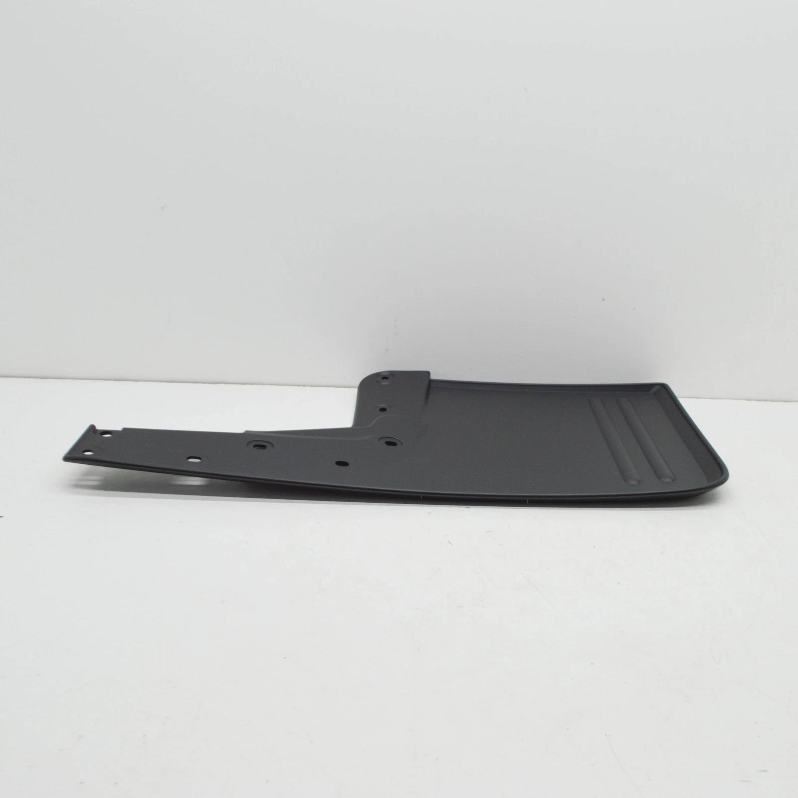 NEW VOLKSWAGEN AMAROK 2H REAR RIGHT MUDGUARD 2H0821812G9B9