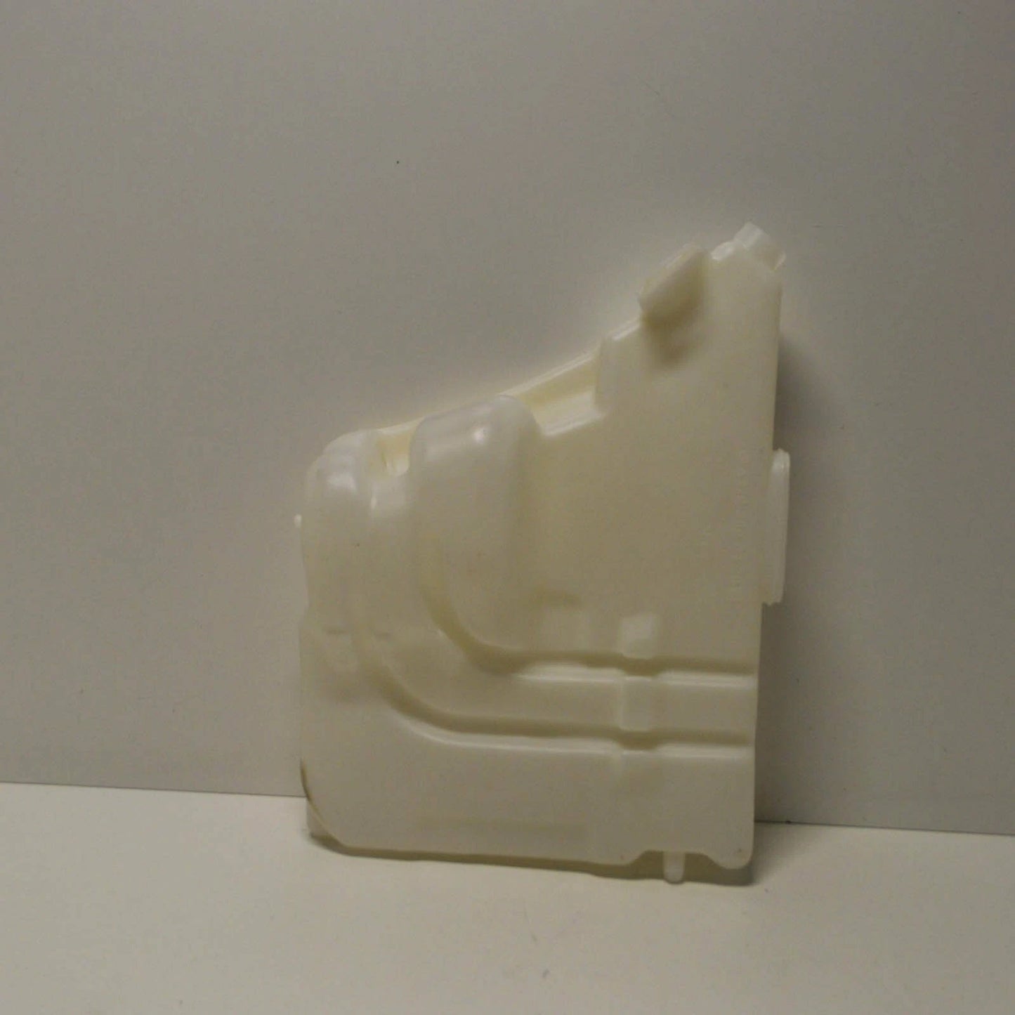 NEW MERCEDES BENZ SLK R170 WINDSCREEN WASHER TANK RESERVOIR A1708690320