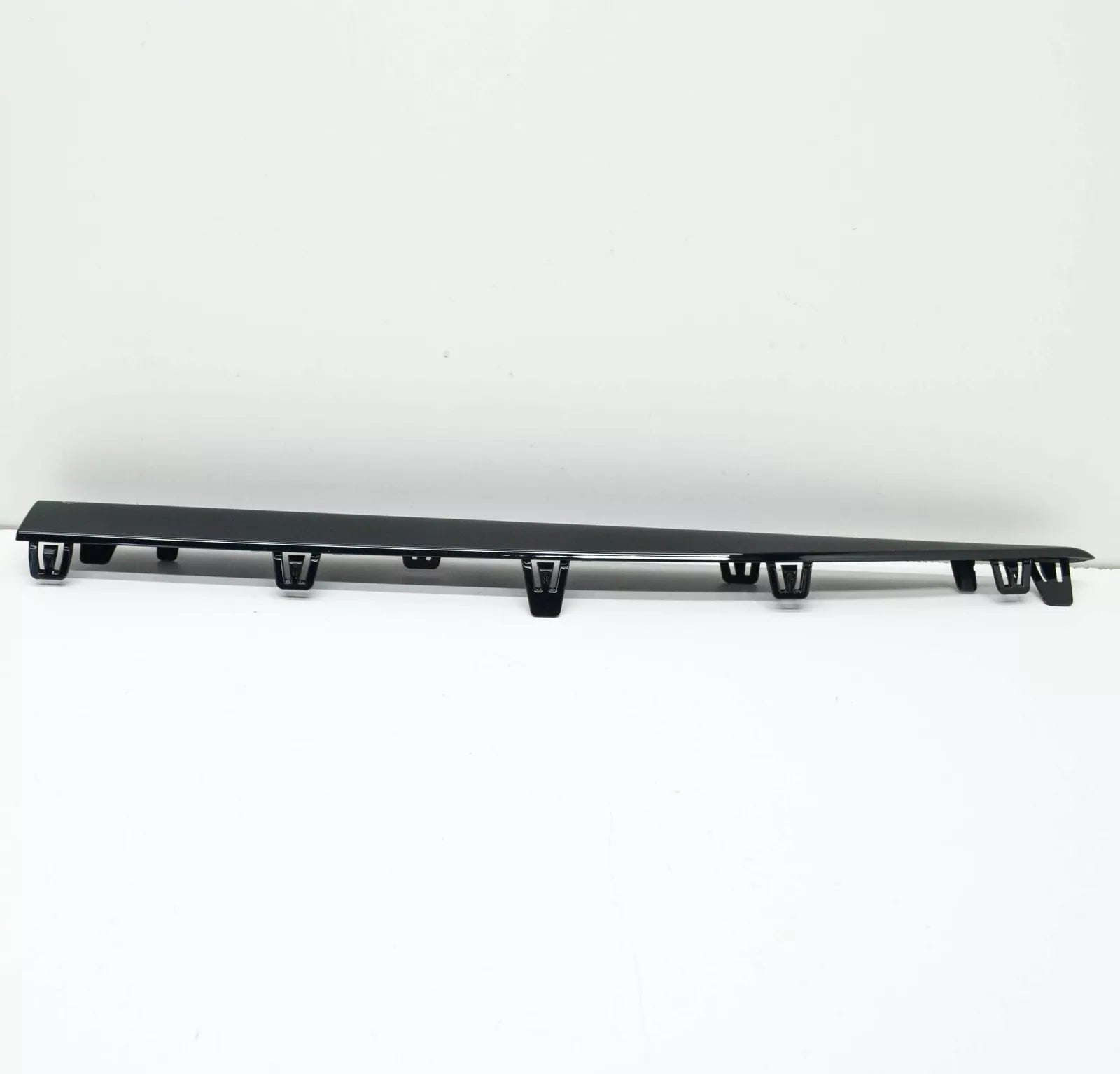 NEW MERCEDES-BENZ GLC COUPE C253 RIGHT SISE MEMBER MOLDING A2536986400