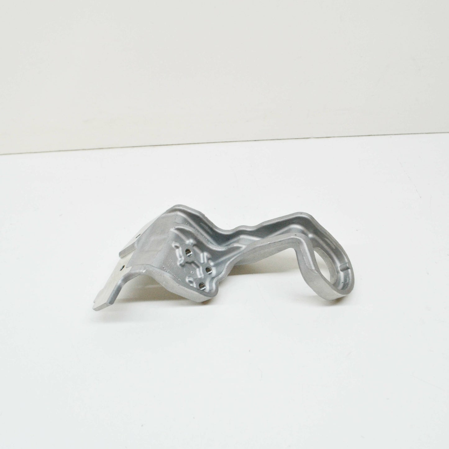 NEW MERCEDES-BENZ C W205 COOLING RADIATOR RIGHT LOWER HOLDER A2055051900