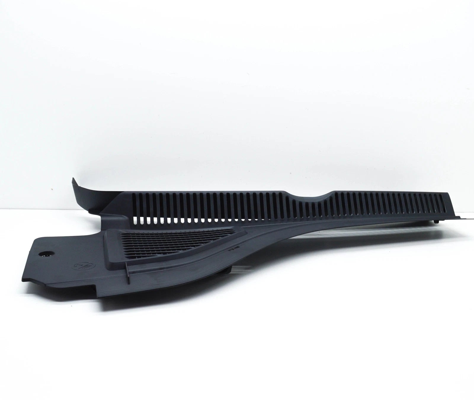 NEW VOLKSWAGEN JETTA A7 FRONT RIGHT PLENUM CHAMBER COVER 17B819404A9B9