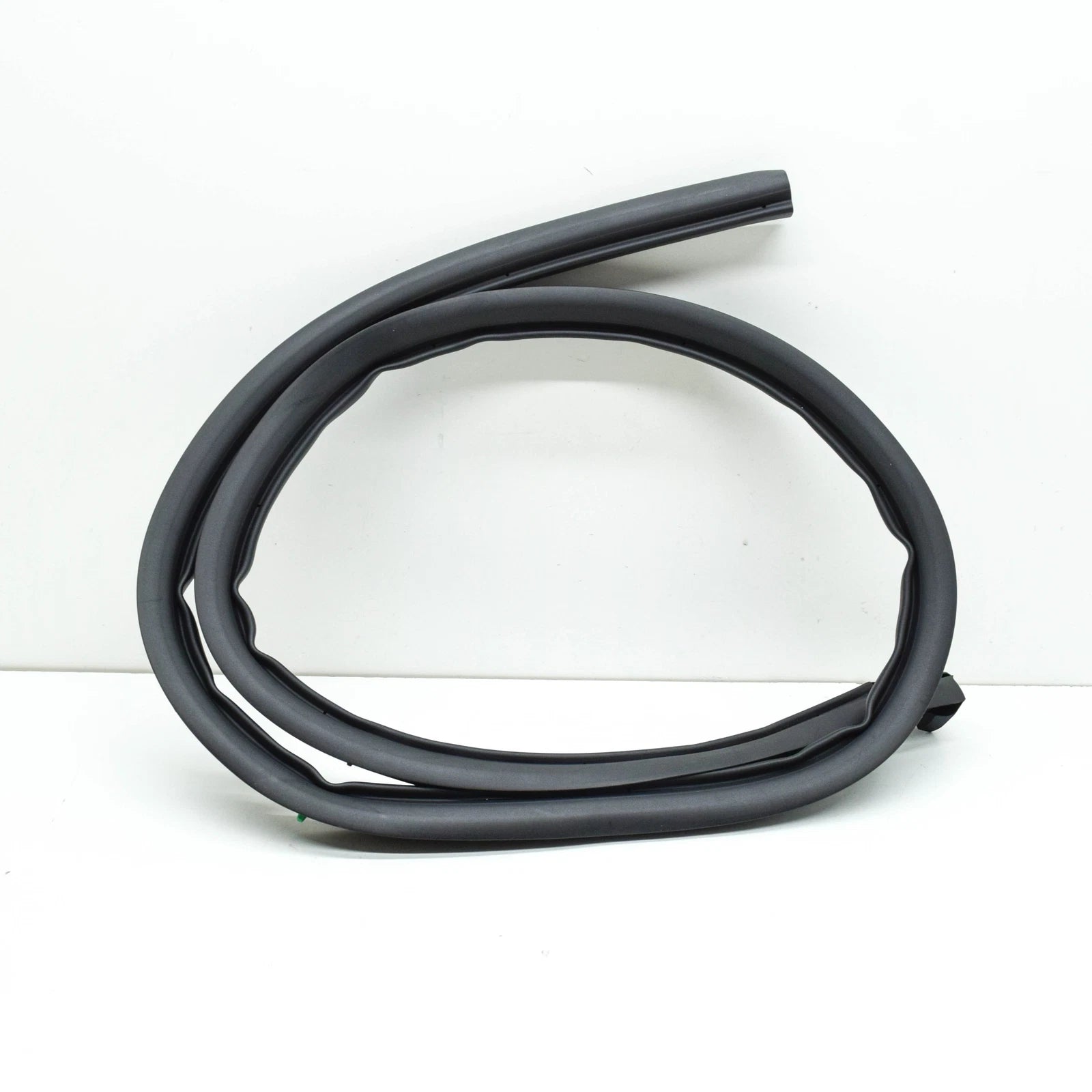 NEW AUDI E-TRON SPORTBACK GEA LEFT SIDE PANEL SILL SEAL 4KE833177B ORIGINAL