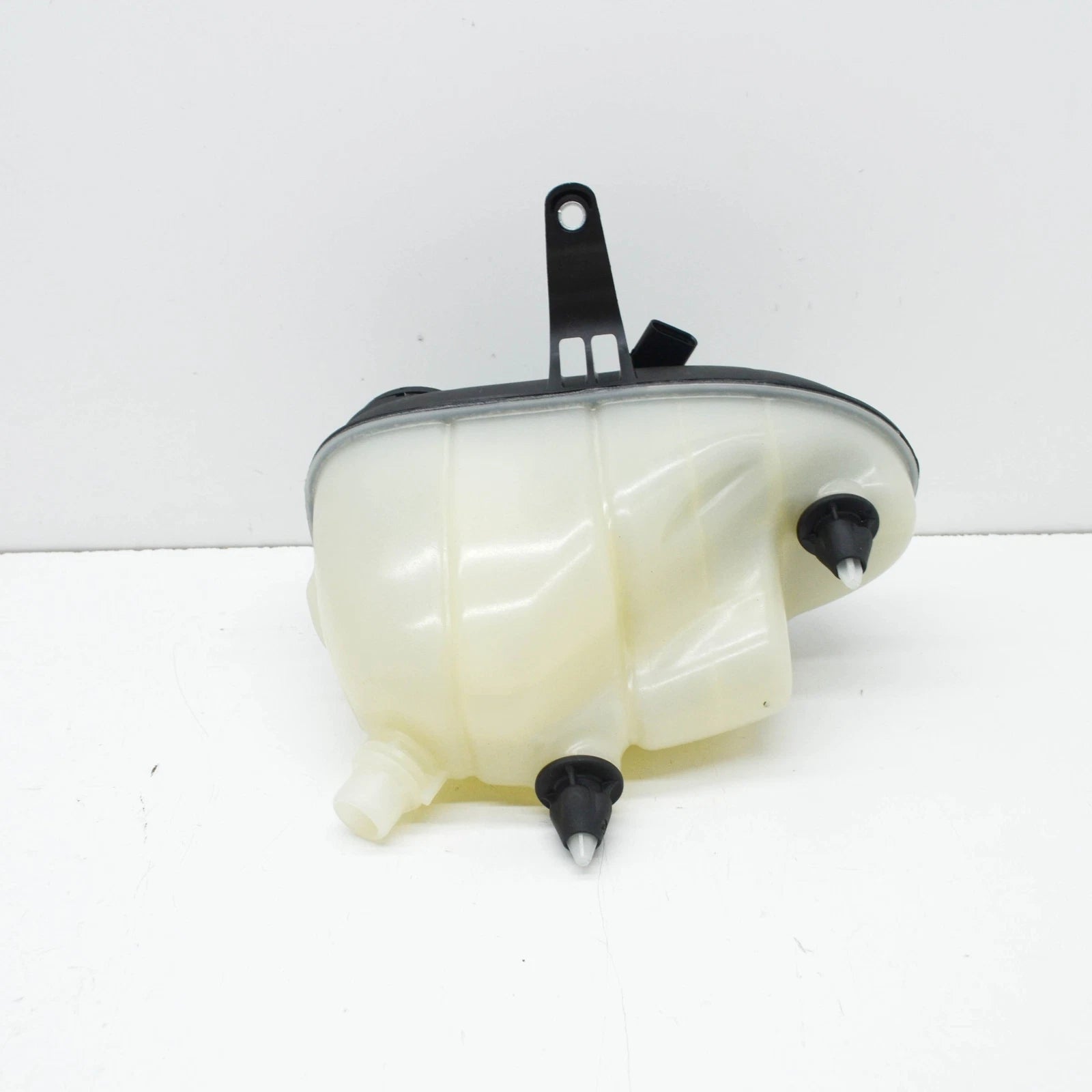 NEW MERCEDES-BENZ S-CLASS W222 EXPANSION TANK A2225000849 ORIGINAL