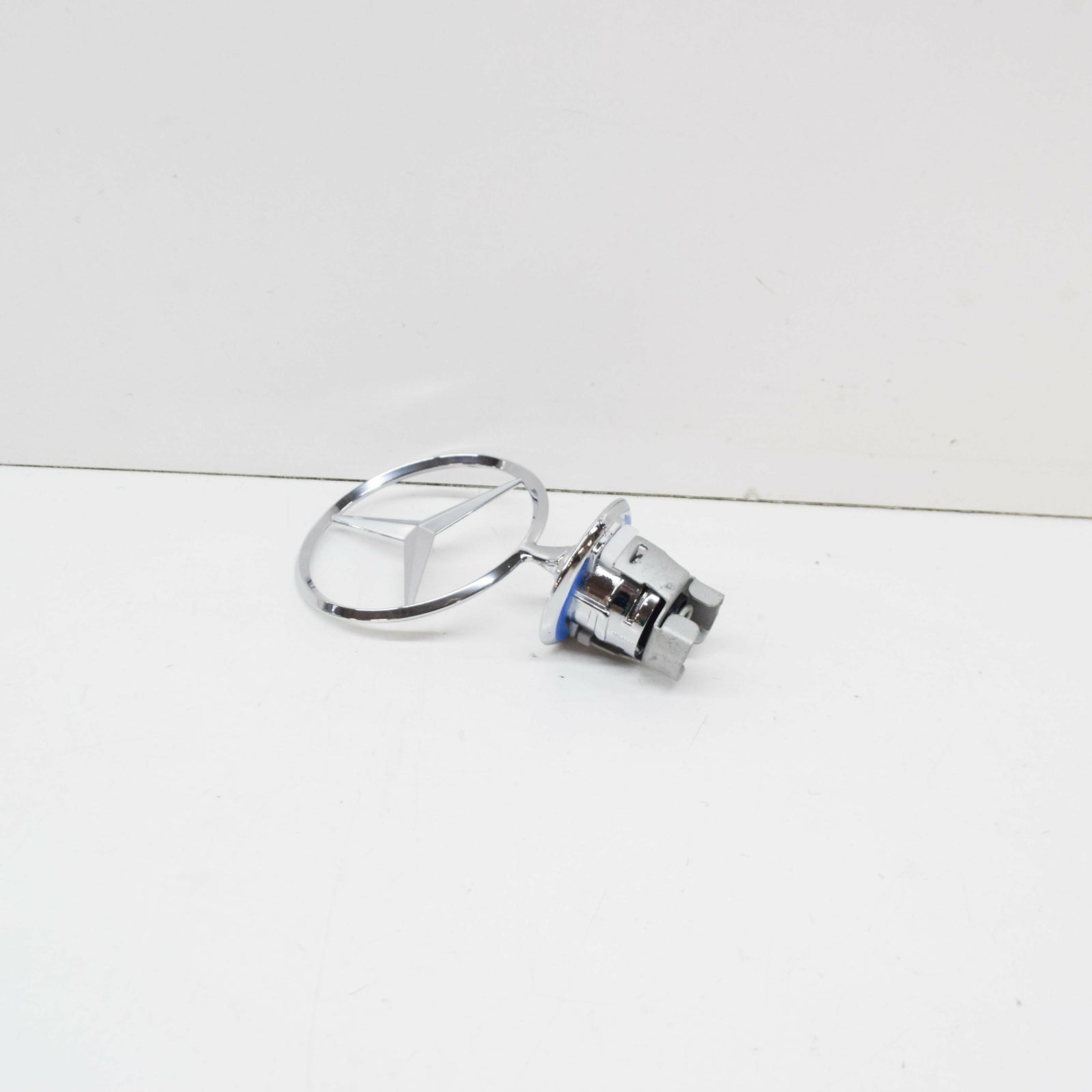 NEW MERCEDES-BENZ E W210 BONNET MERCEDES STAR BADGE A2108800186 ORIGINAL