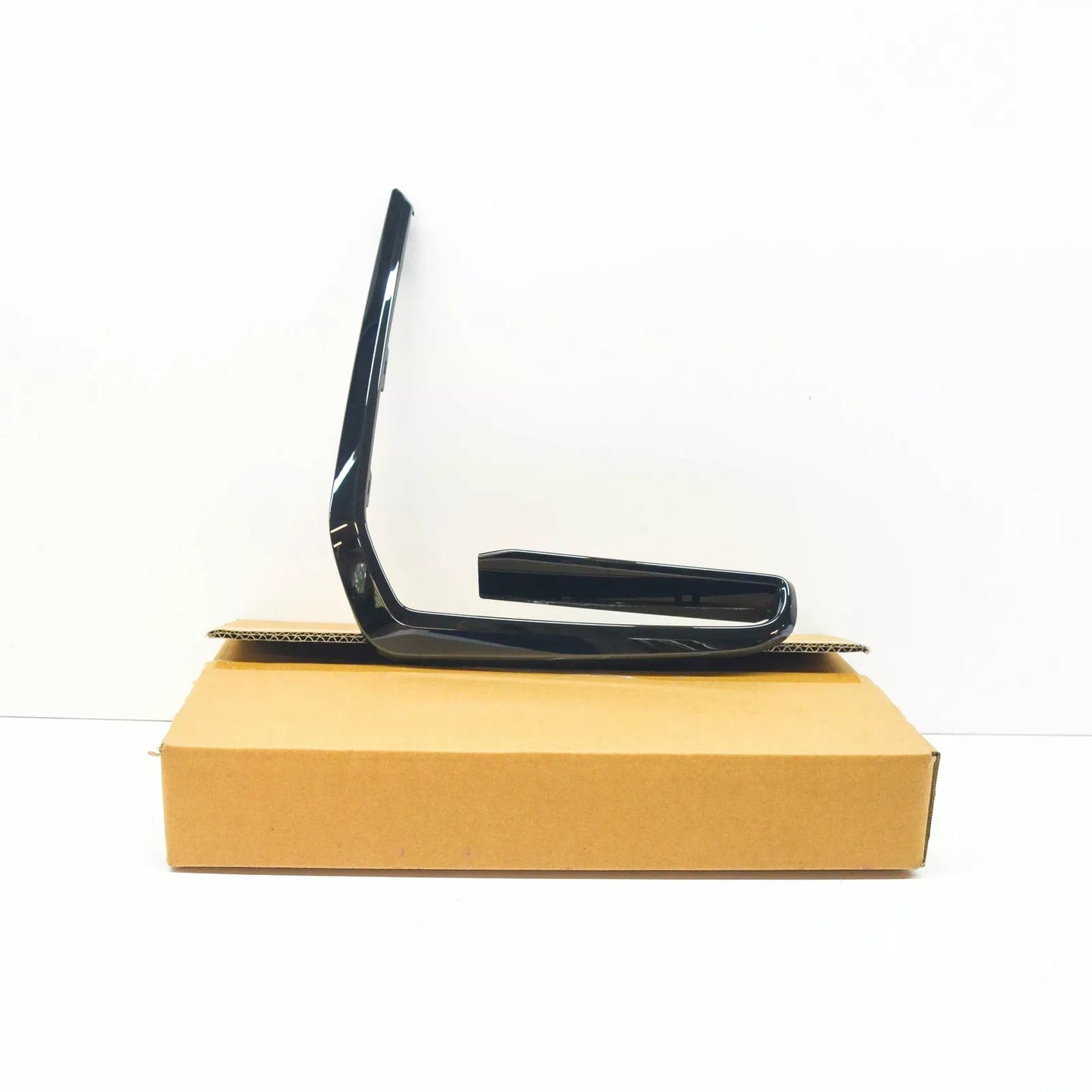 NEW BMW X7 G07 M FRONT BUMPER LOWER GRILLE RIGHT FINISHER 51118074262 ORIGINAL