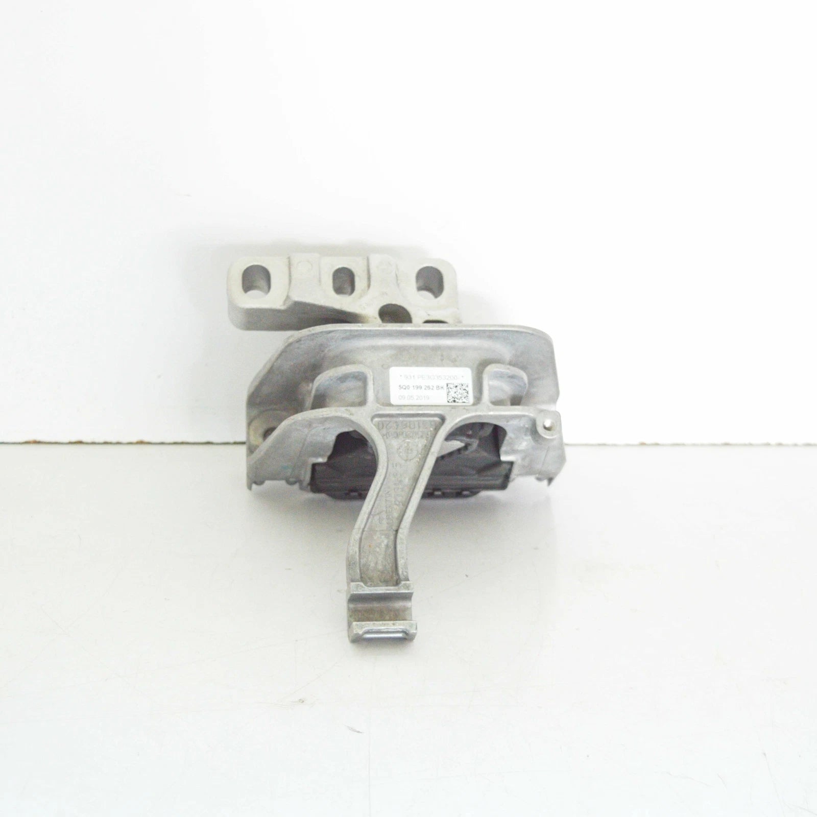 NEW VOLKSWAGEN GOLF MK7 RIGHT SIDE ENGINE MOUNT 5WA199262E